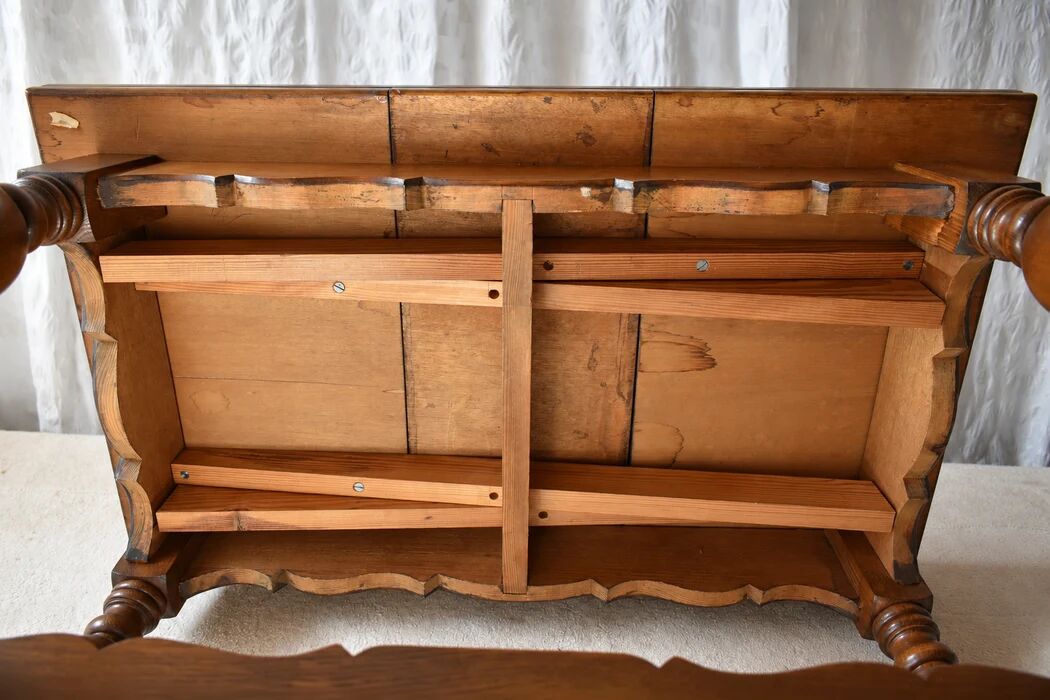 Scandinavian oak draw-leaf refectory-style coffee table, circa 1960s