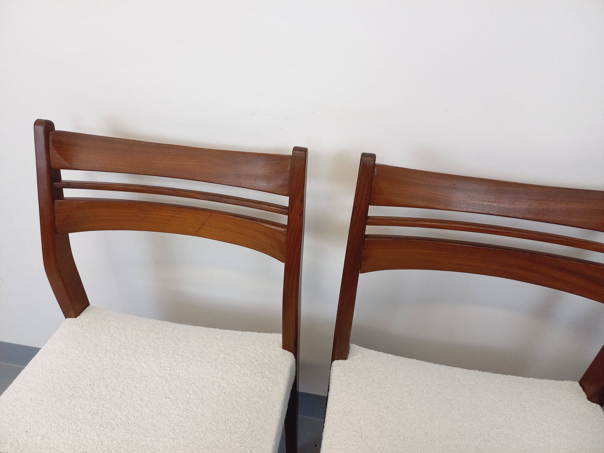 Set of 6 vintage Scandinavian chairs in teak and bouclette fabric from the 60s
