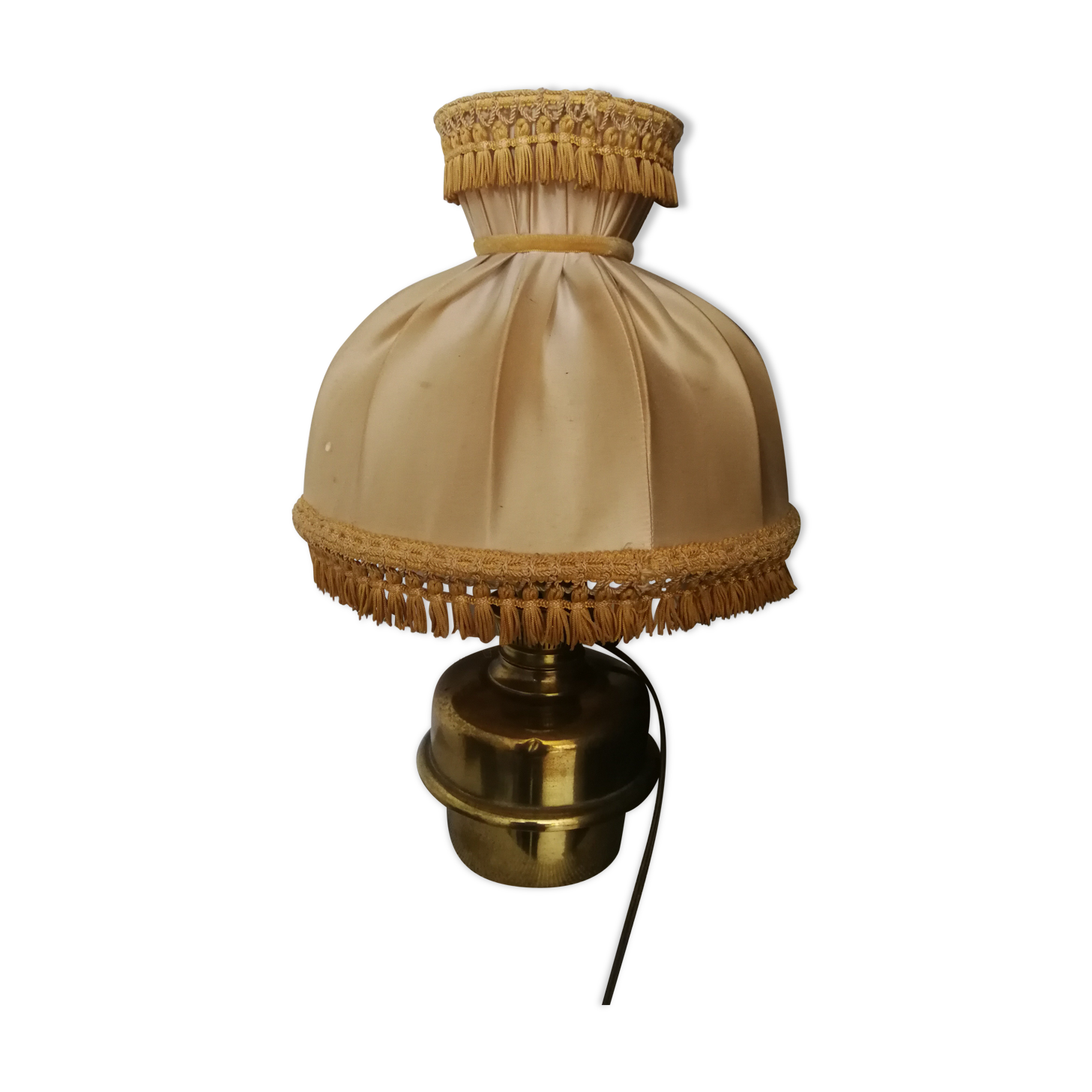 'Old oil lamp' bedside lamp