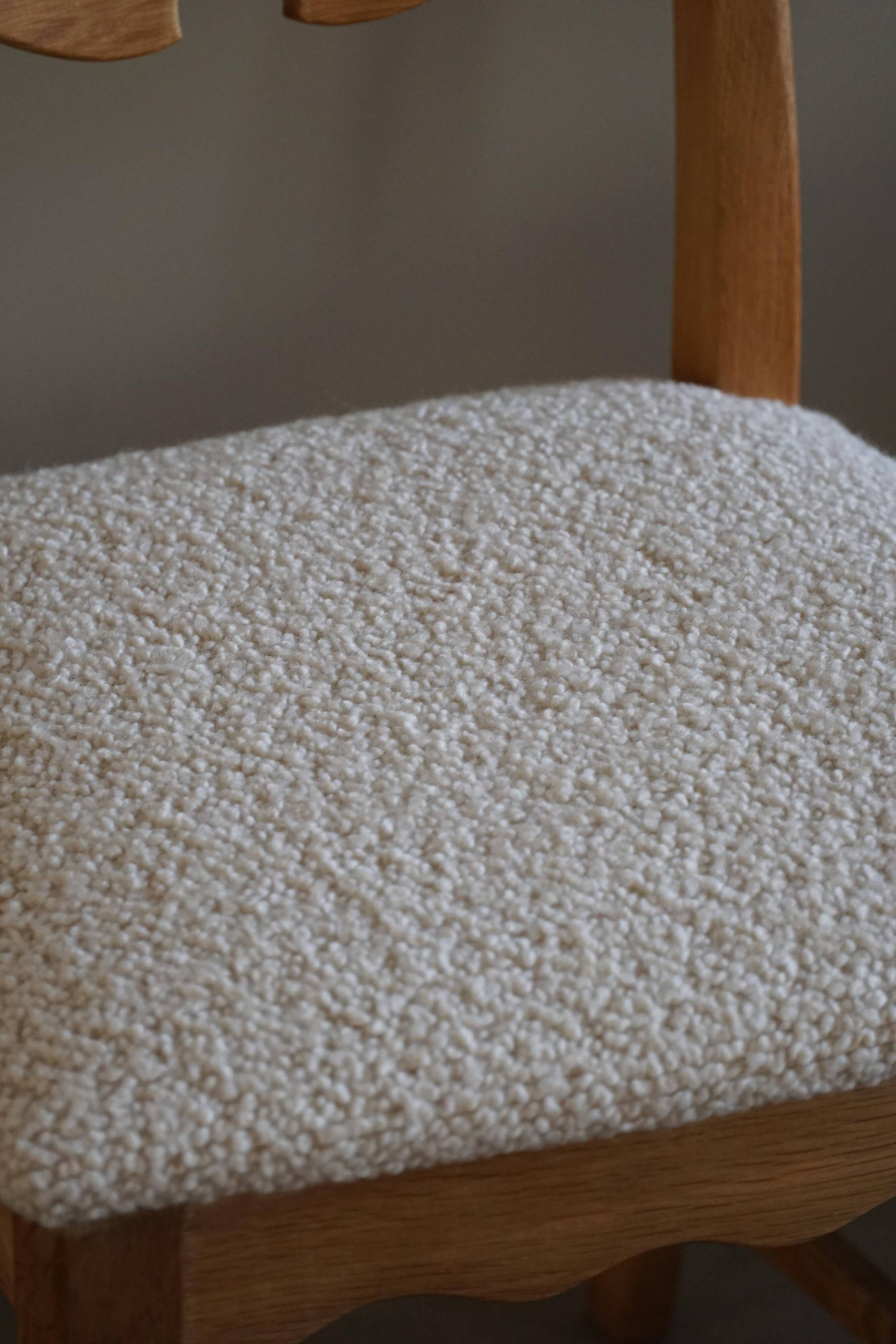 Set of 4 "Razorblade" high back chairs in oak & boucle, Henning Kjærnulf, 1960s