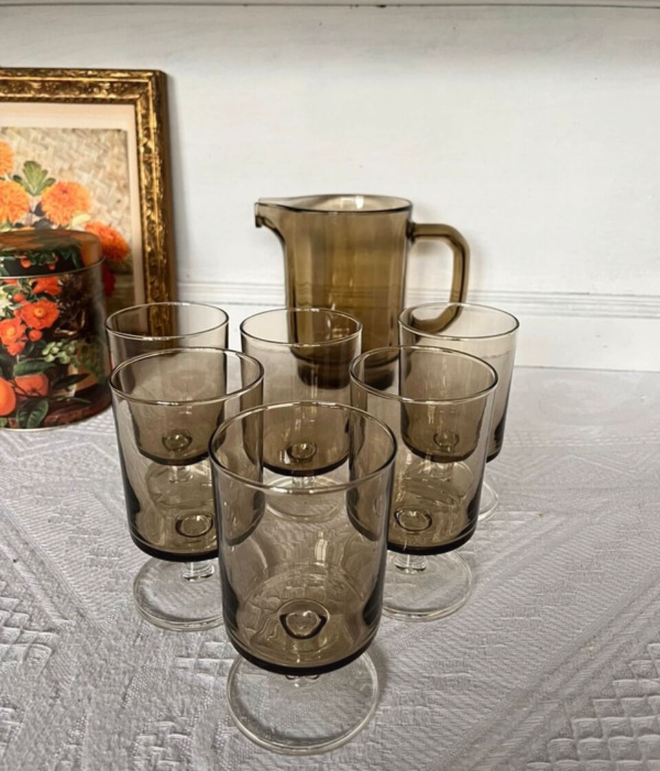 Luminarc glasses set and matching pitcher