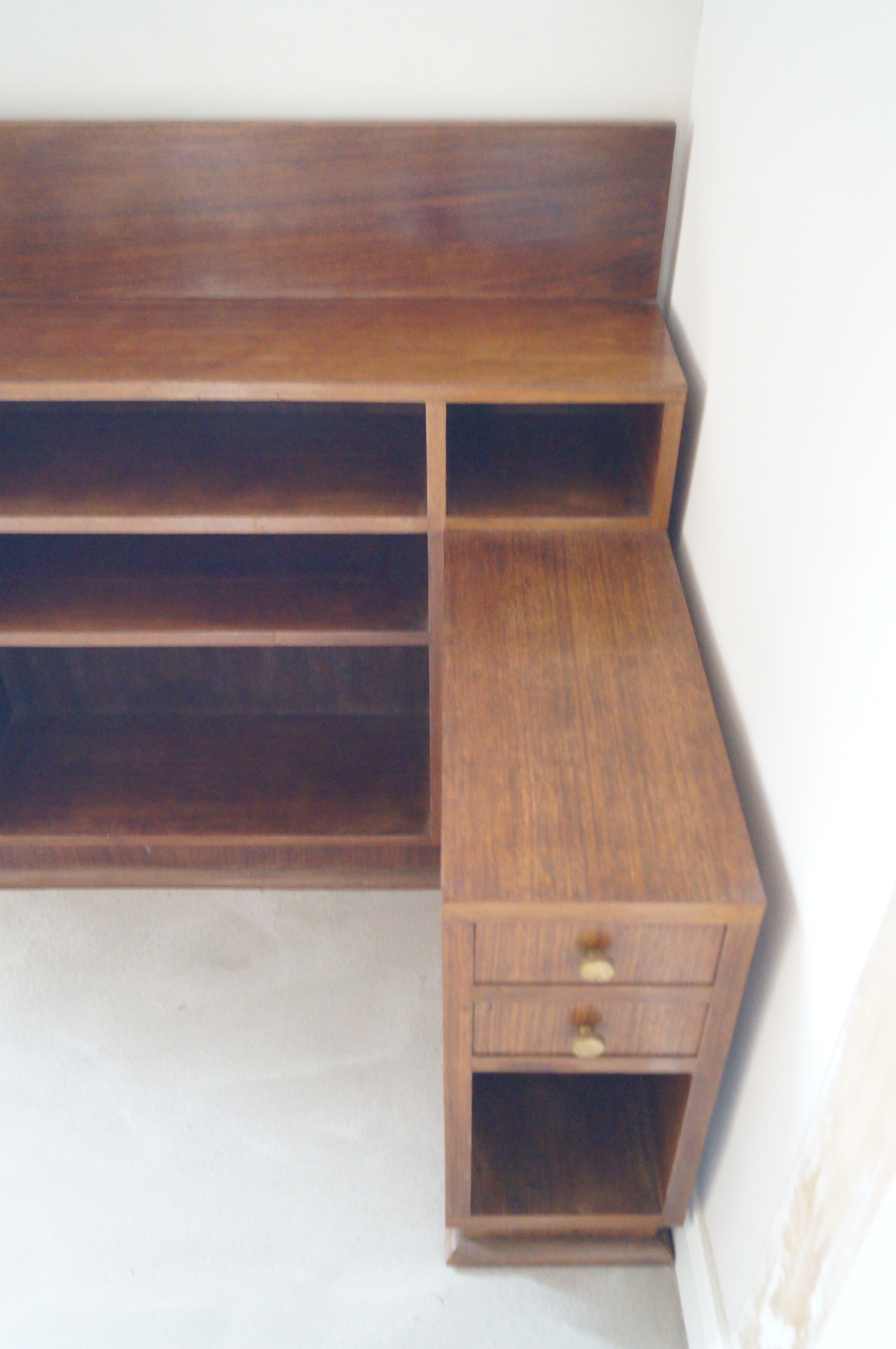 Art-Deco corner library 1930