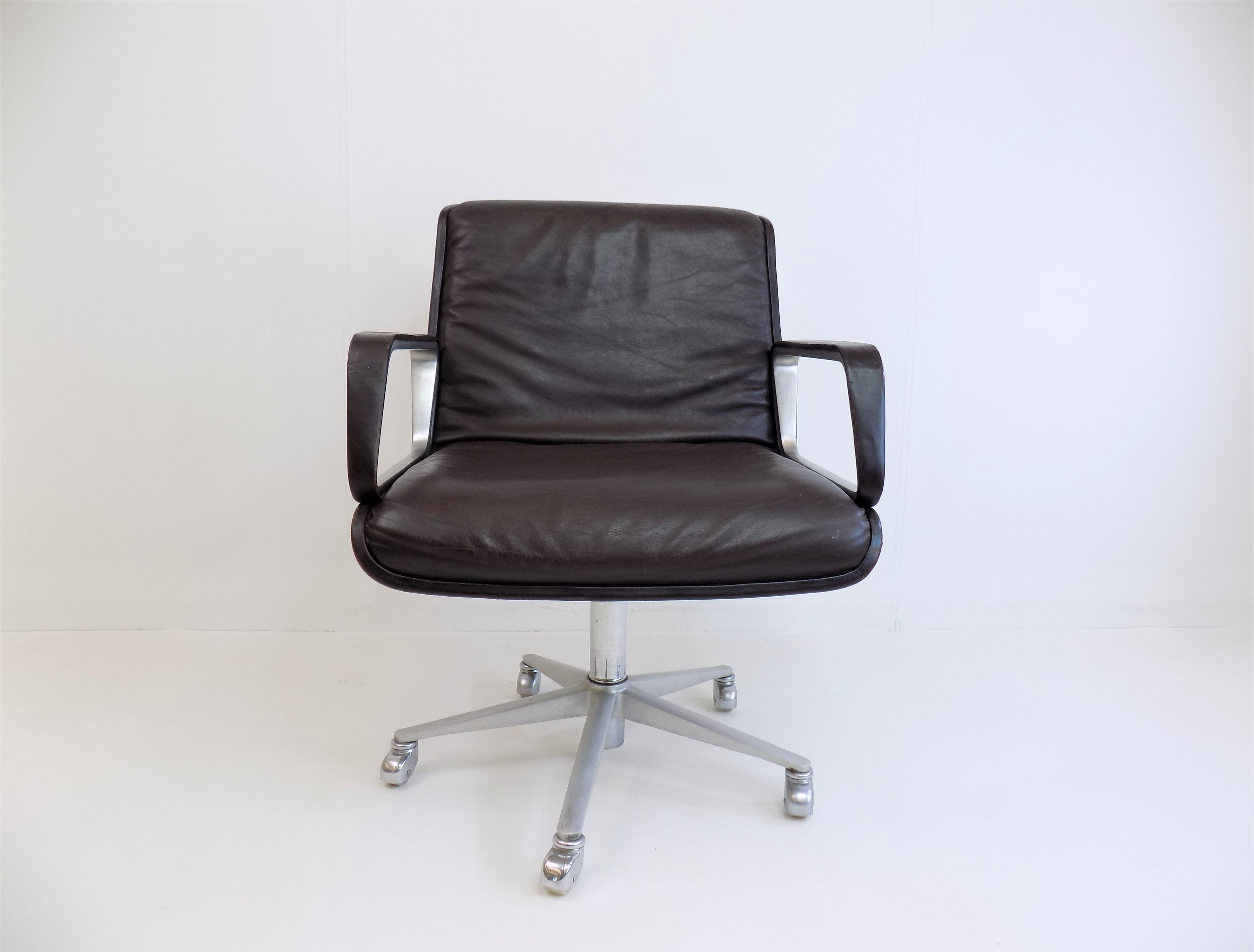 Wilkhahn Delta 2000 leather office chair by Delta Design