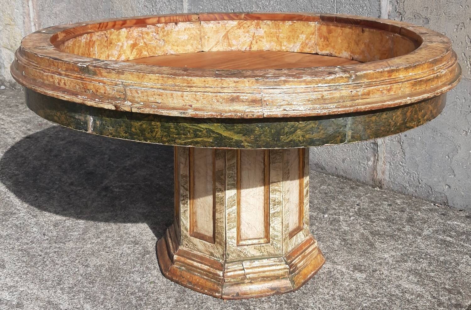 Coffee table (polychrome wood)