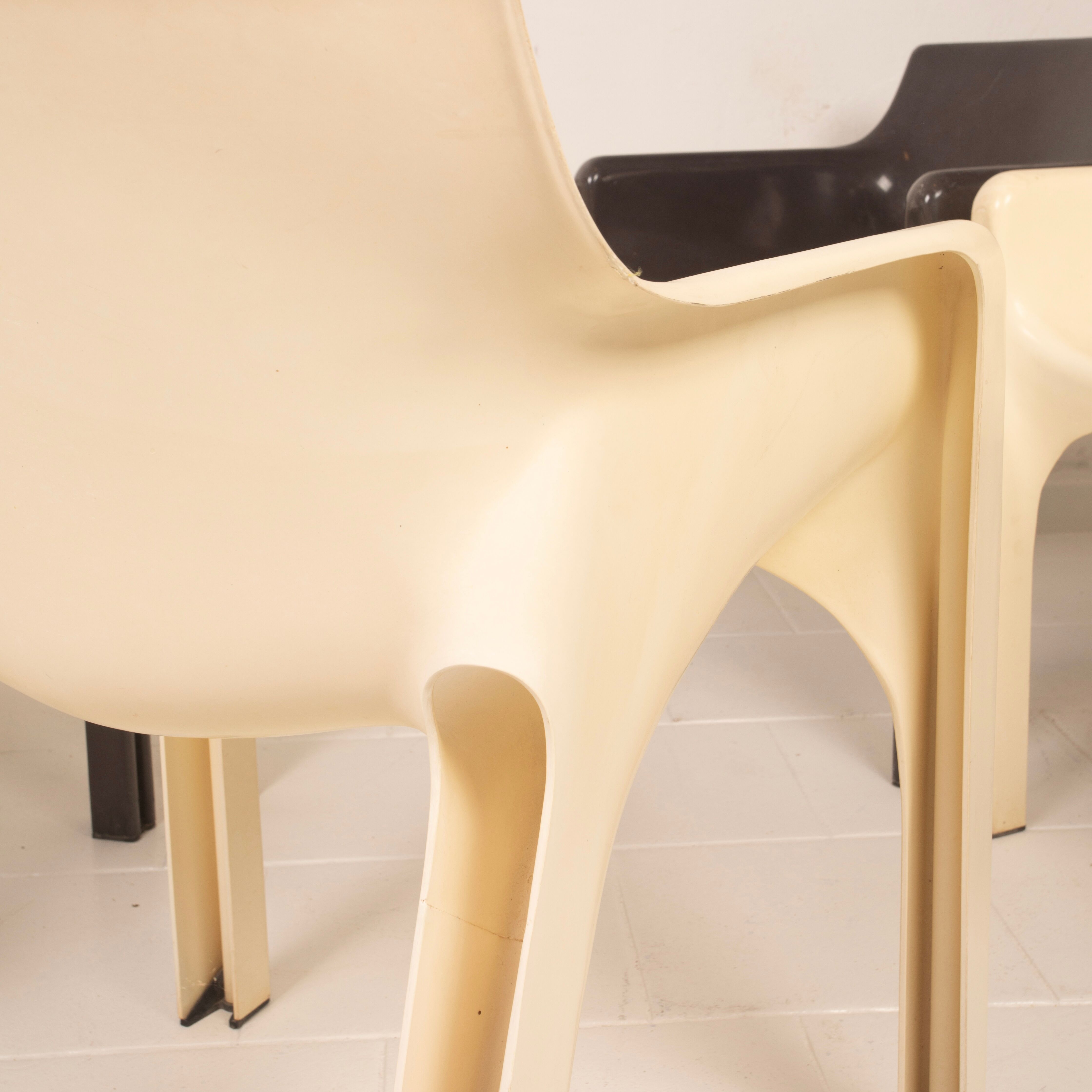 Ensemble de six fauteuils Gaudì par Vico Magistretti pour Artemide