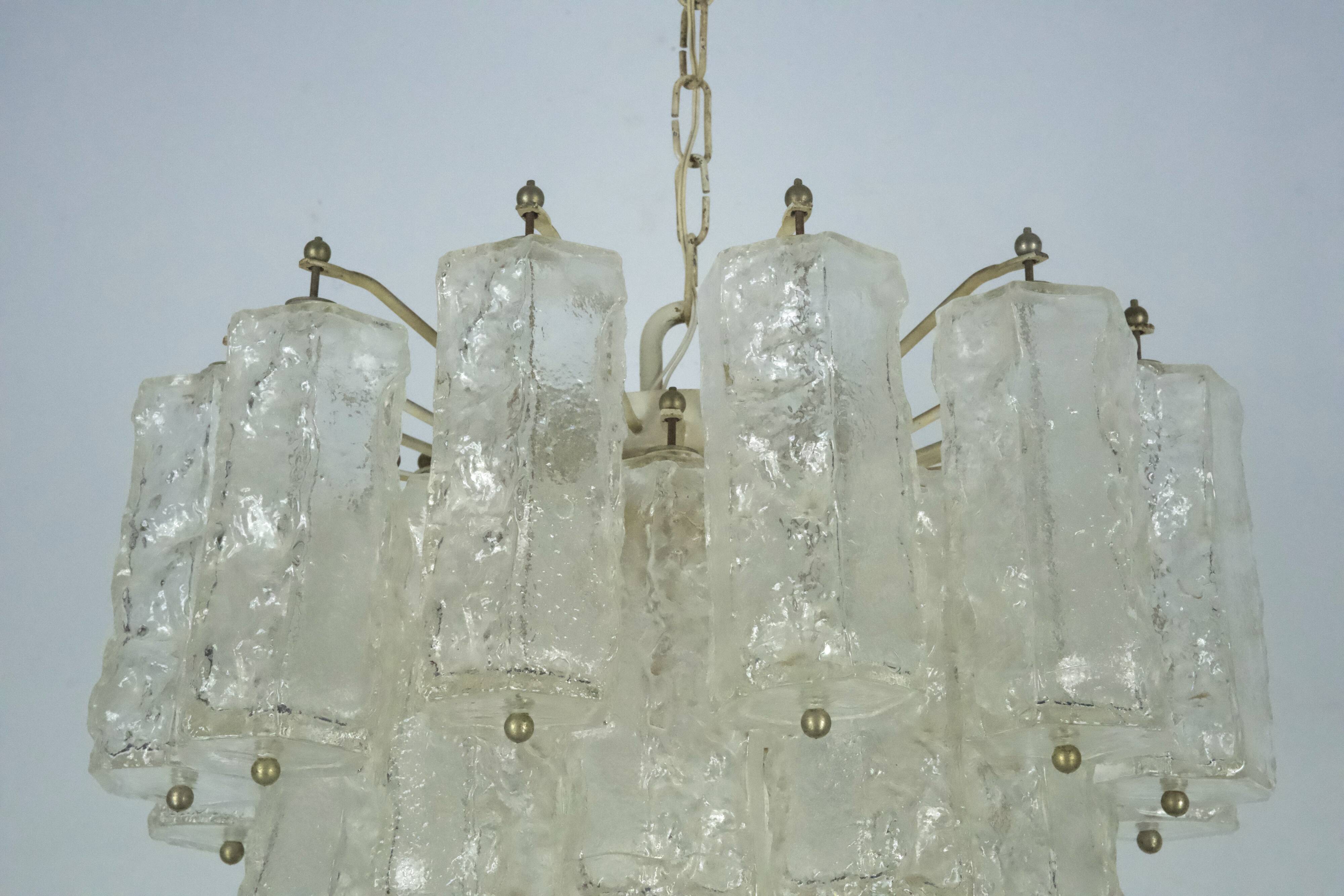 Mid-Century Toni Zuccheri for Venini, corteccia murano glass chandelier. 1960s Italy
