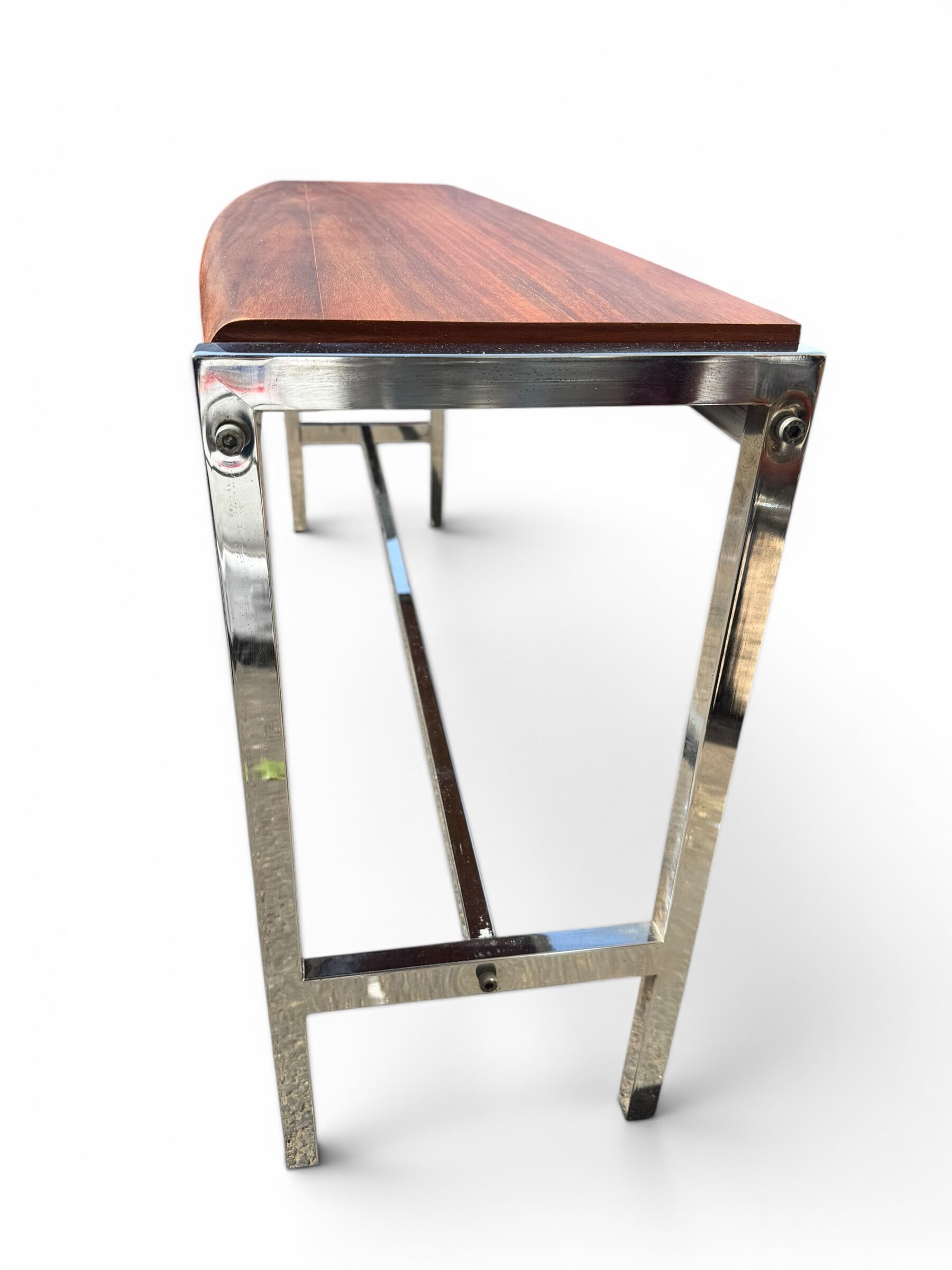 Curved base console in Scandinavian design – mahogany and chrome