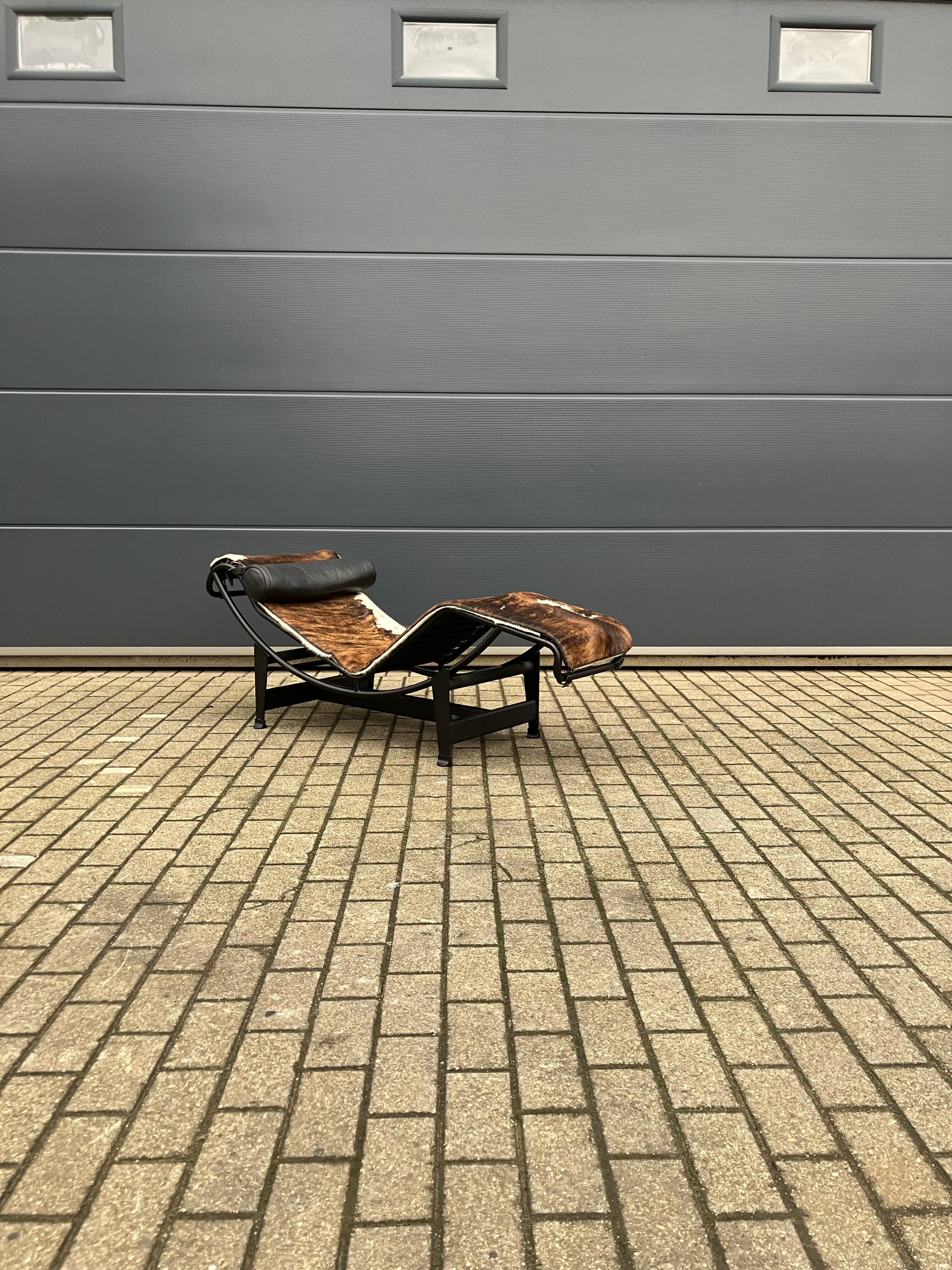 Originele Low numbered Cassina Le Corbusier Lc4 Pony skin