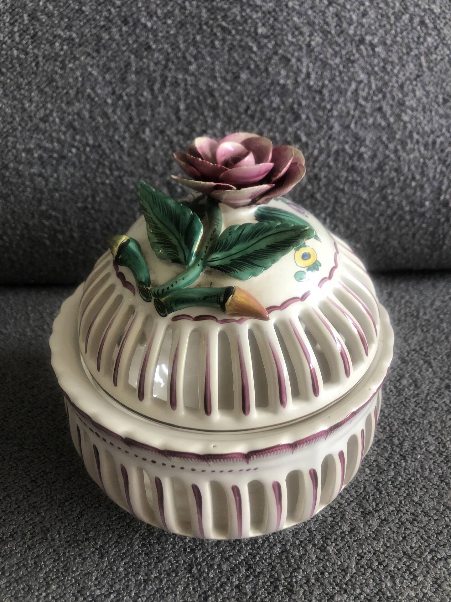 Lattice porcelain bonbonnière Chaumeil