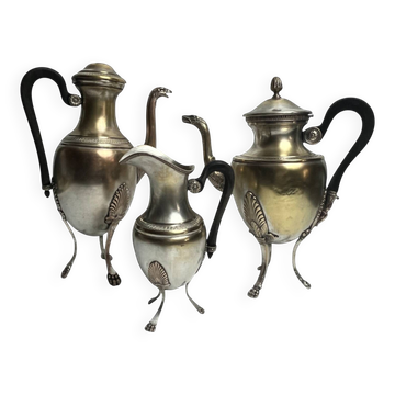 Ensemble trois verseuses tripodes métal argenté Empire fin XIXème