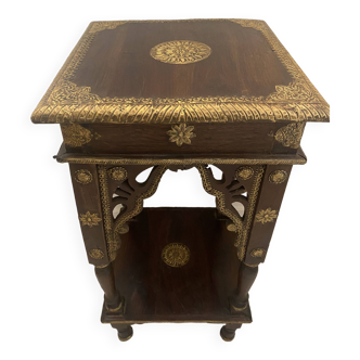Pedestal table in wood and gold metal