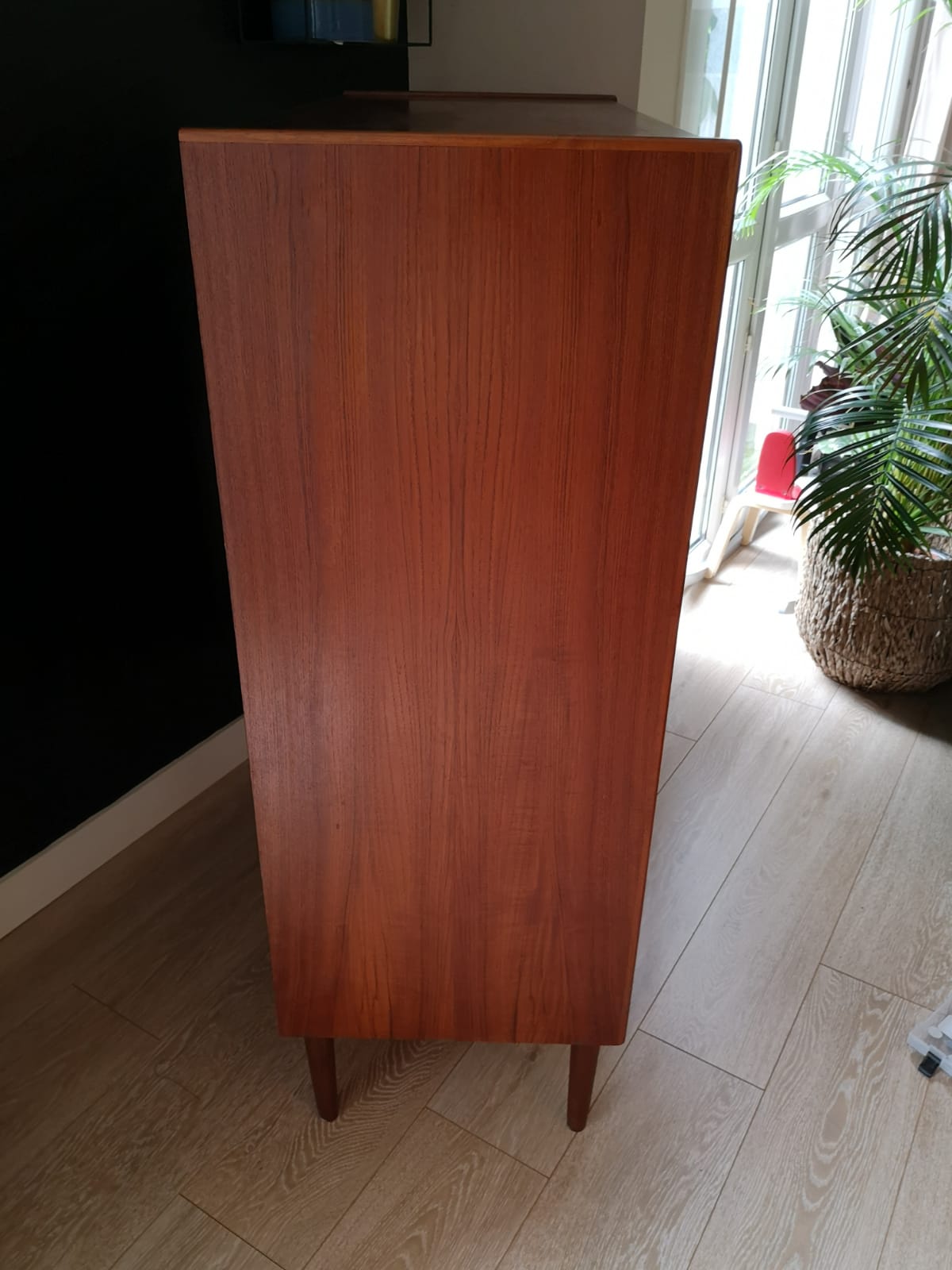 Chest with drawers and Scandinavian teak felling