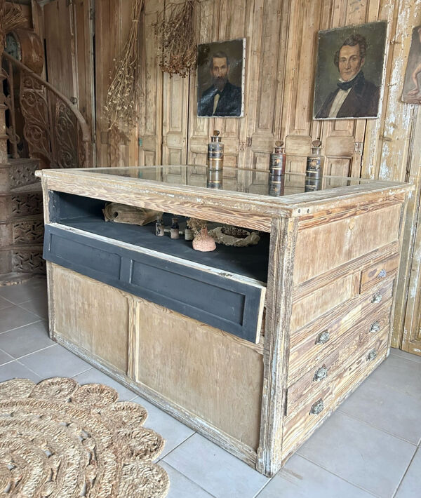 Meuble de métier ancien à vitrine, comptoir central d’exposition avec