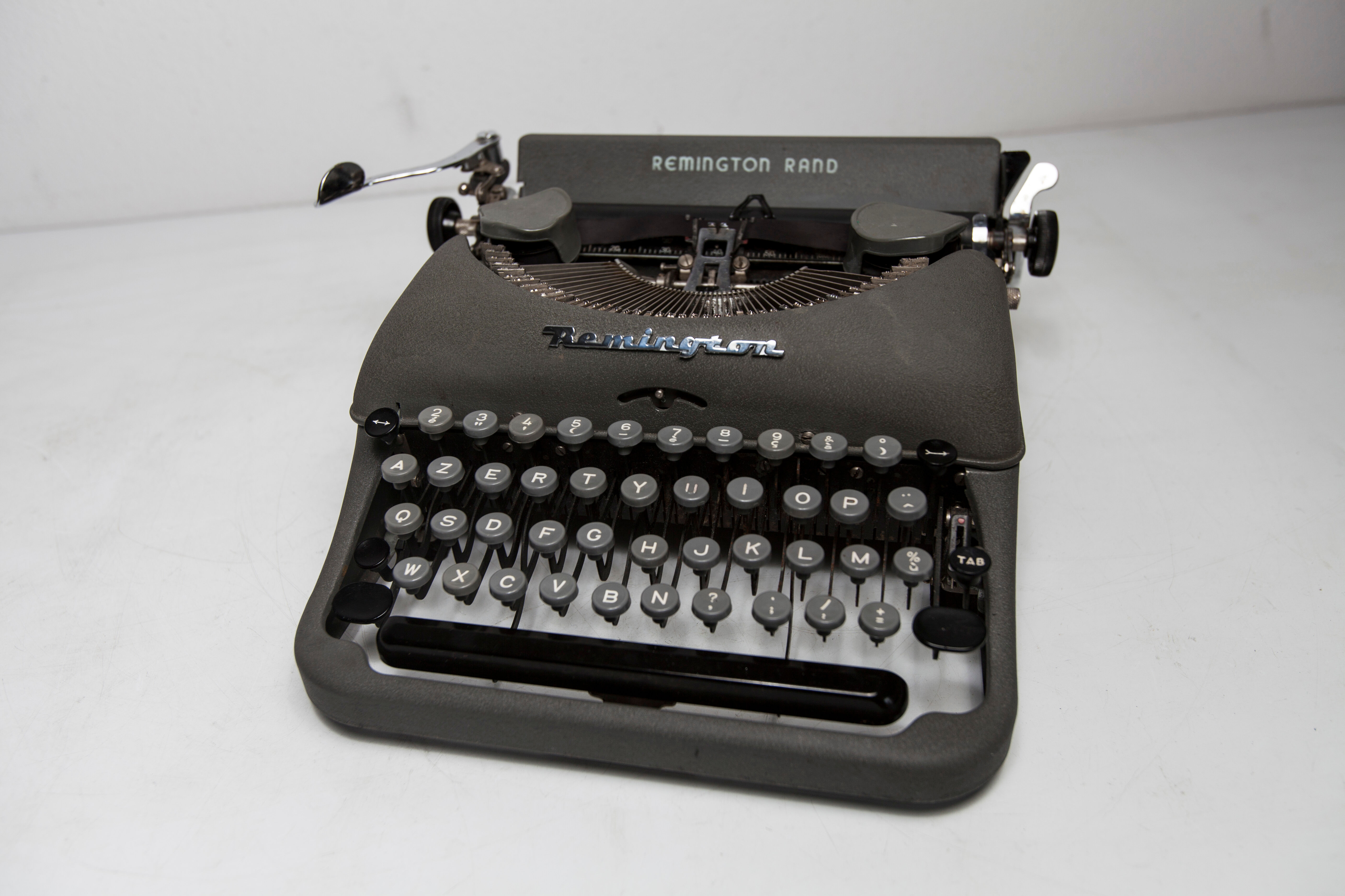Typewriter Remington rand 1947 deluxe model 5 revised and new ribbon