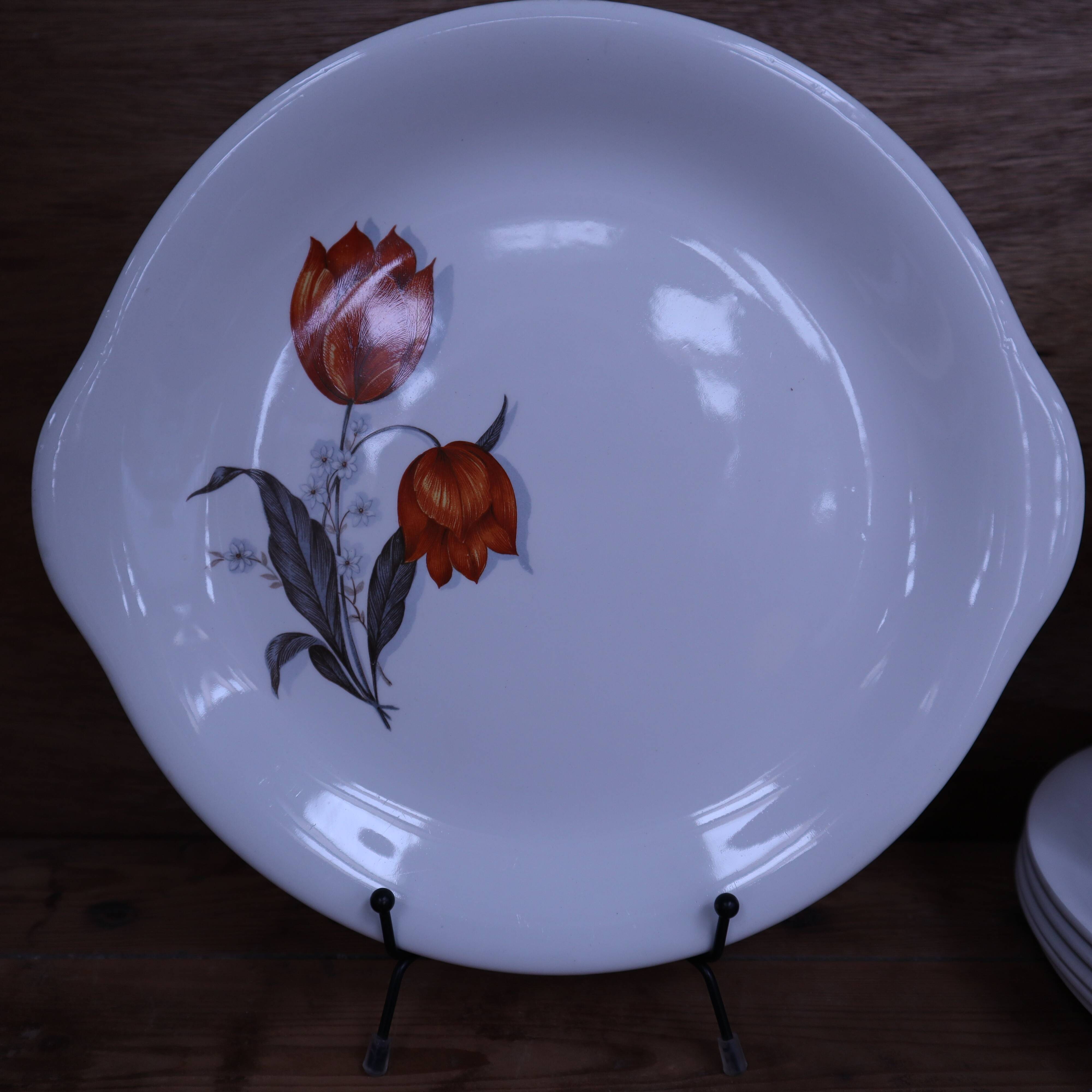 Set of 6 dessert plates and its cake dish Moulin des Loups.