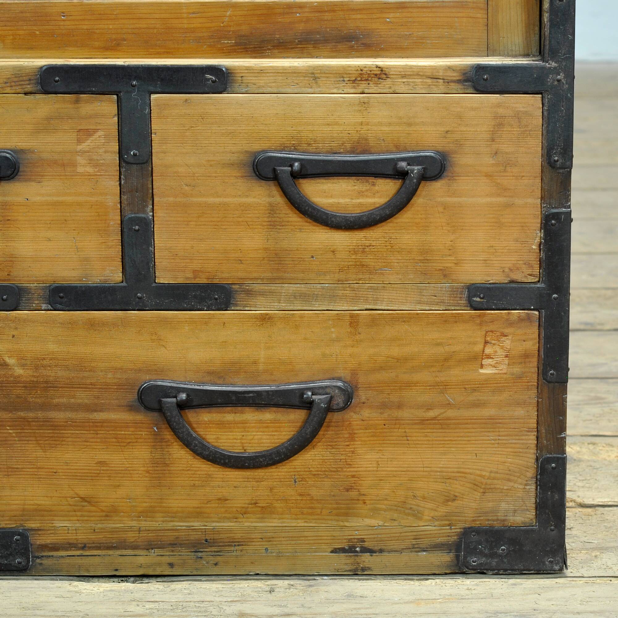 Japanese Tansu chest of drawers, circa 1900