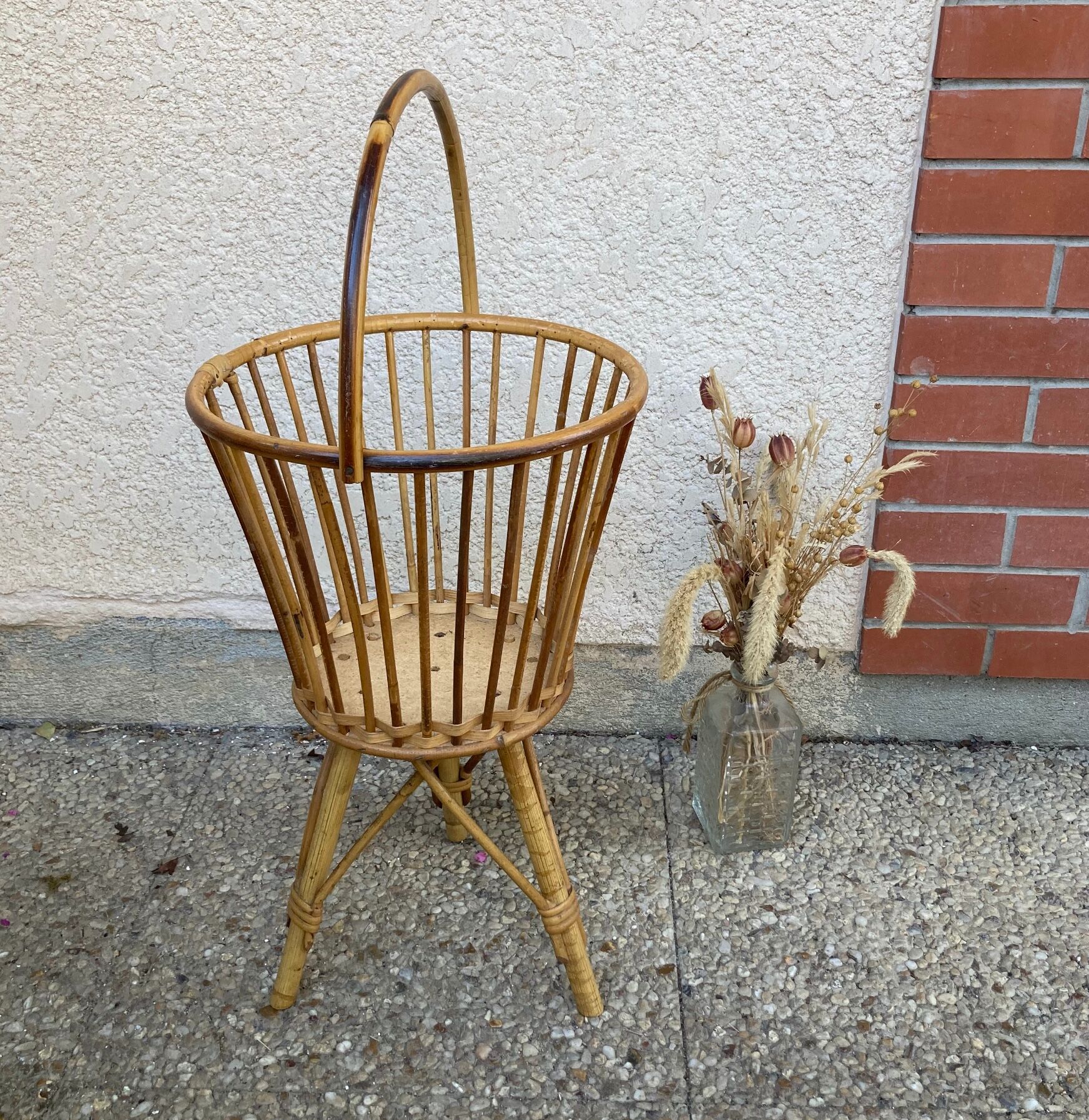 Vintage rattan worker