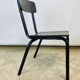 Chaise d’enfant en métal et bois