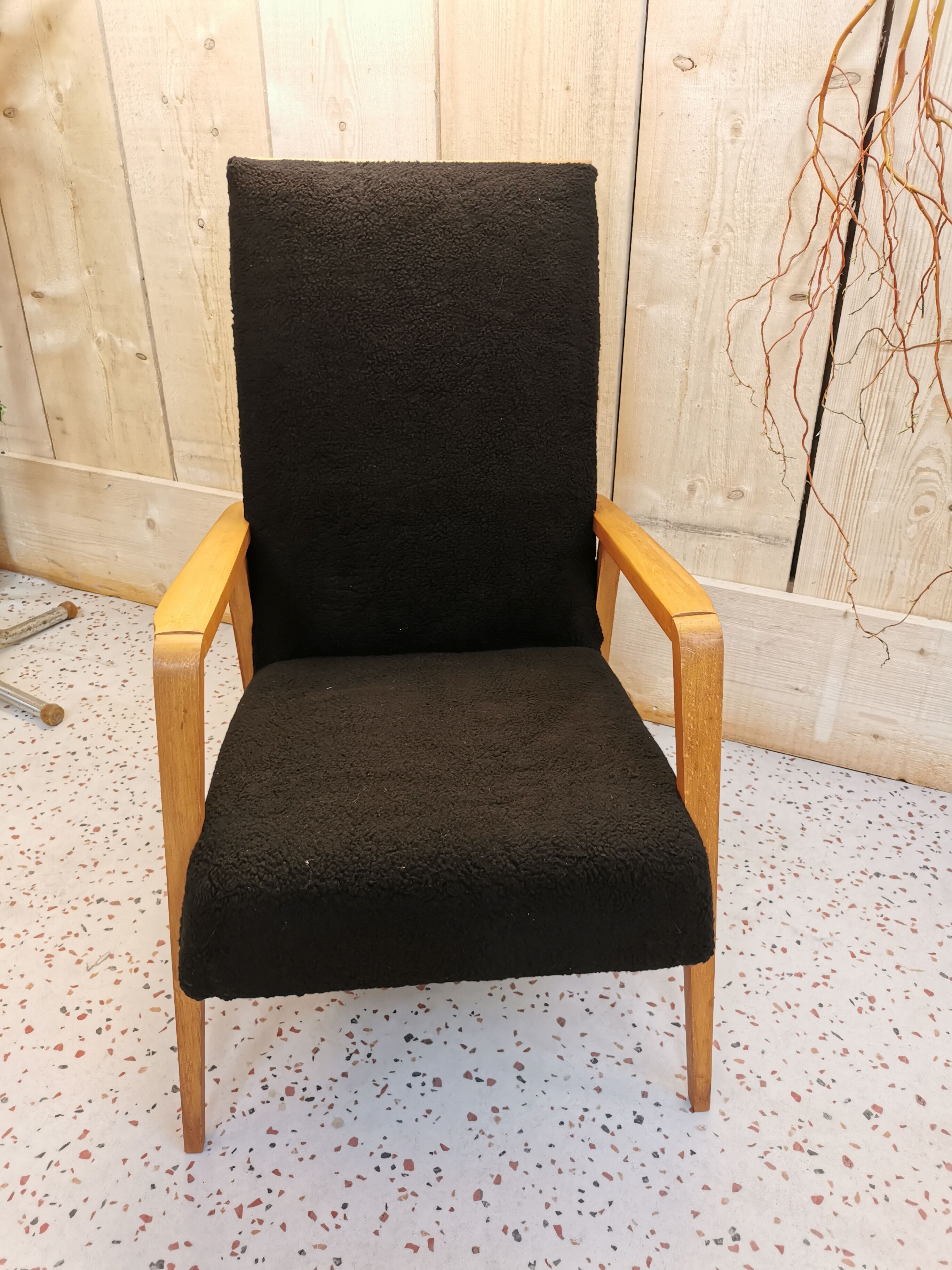 Mmoute chair