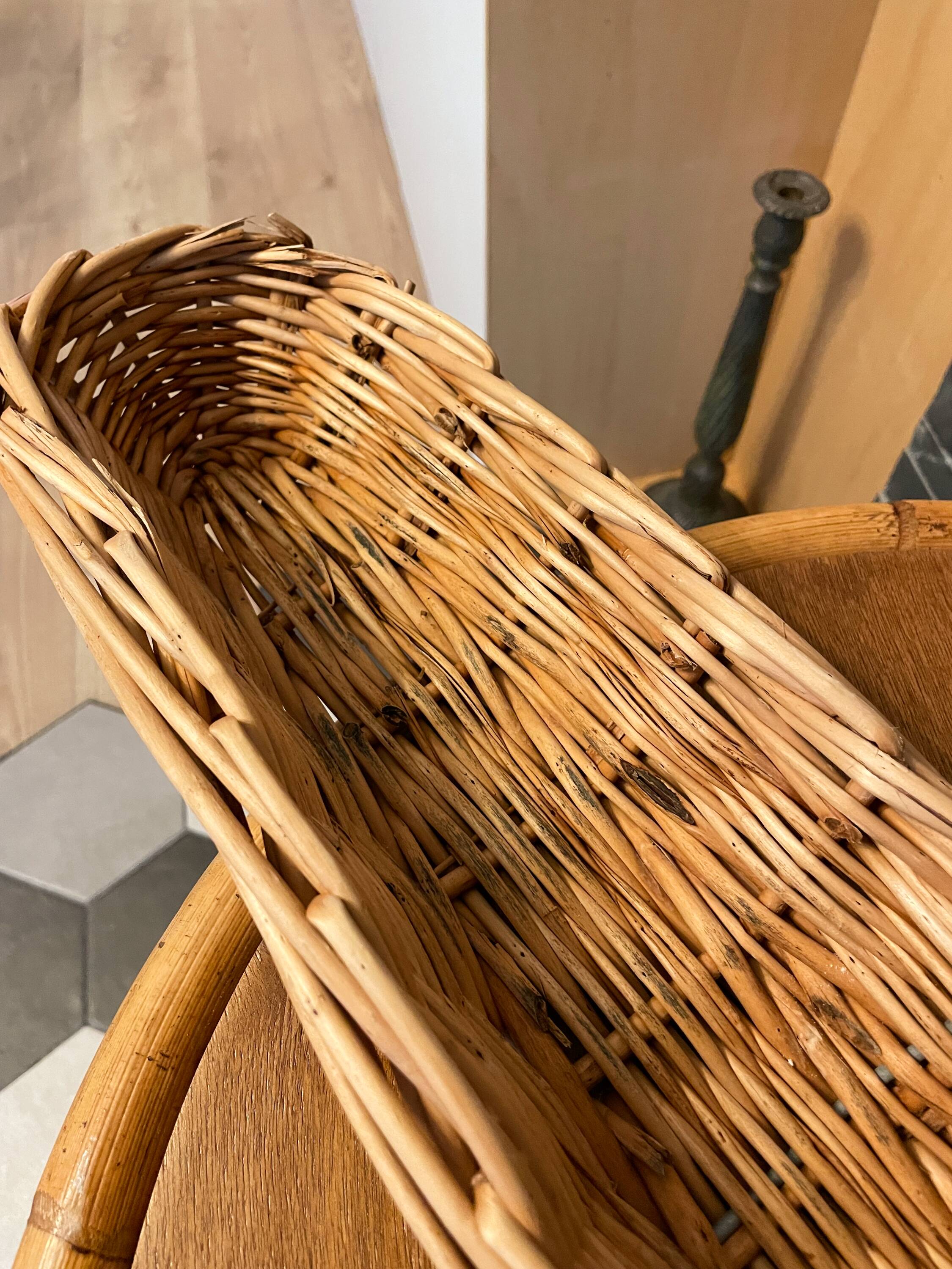 Antique wicker baker's basket - 84cm