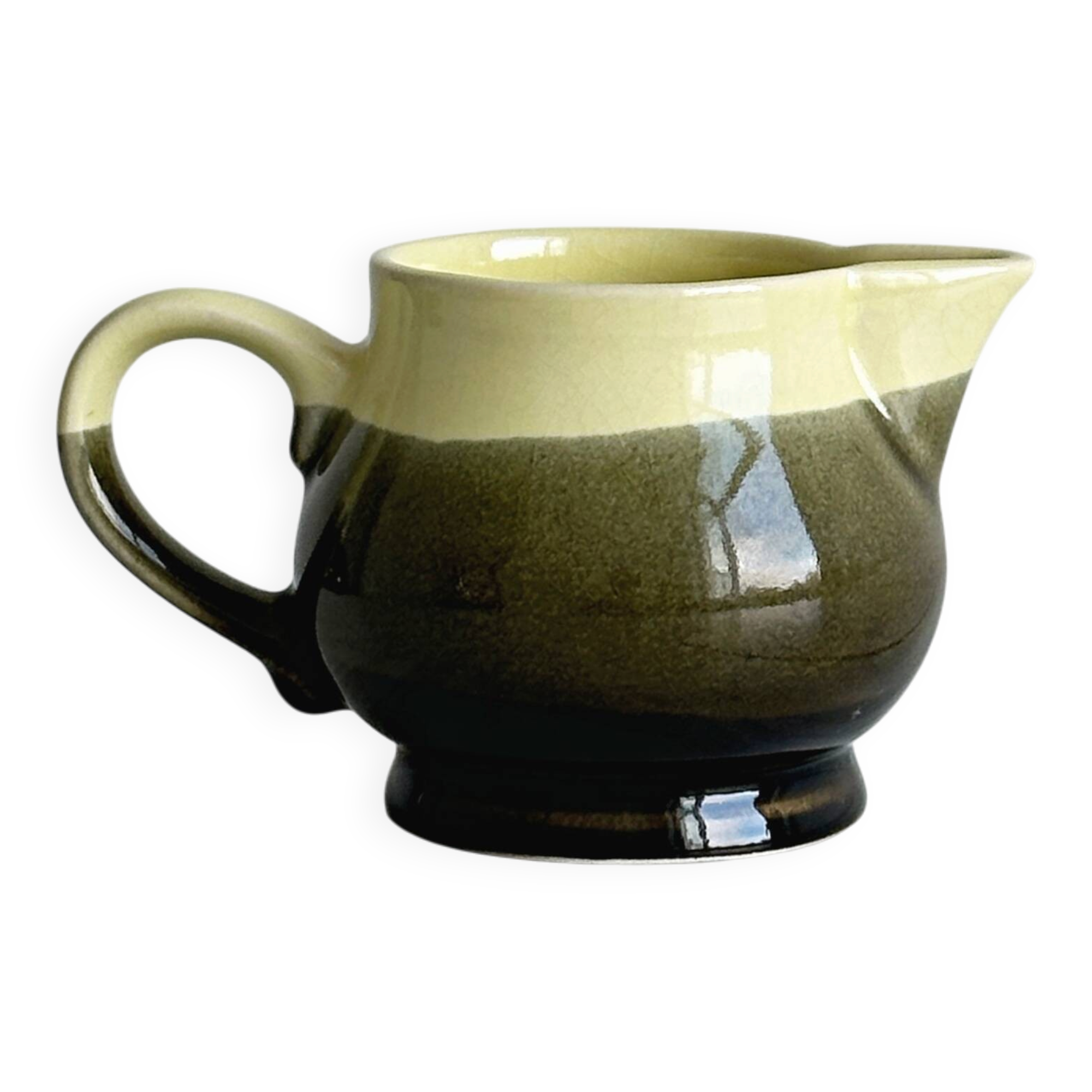 Two-tone milk jug