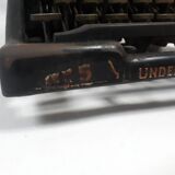 Old typewriter Underwood azerty