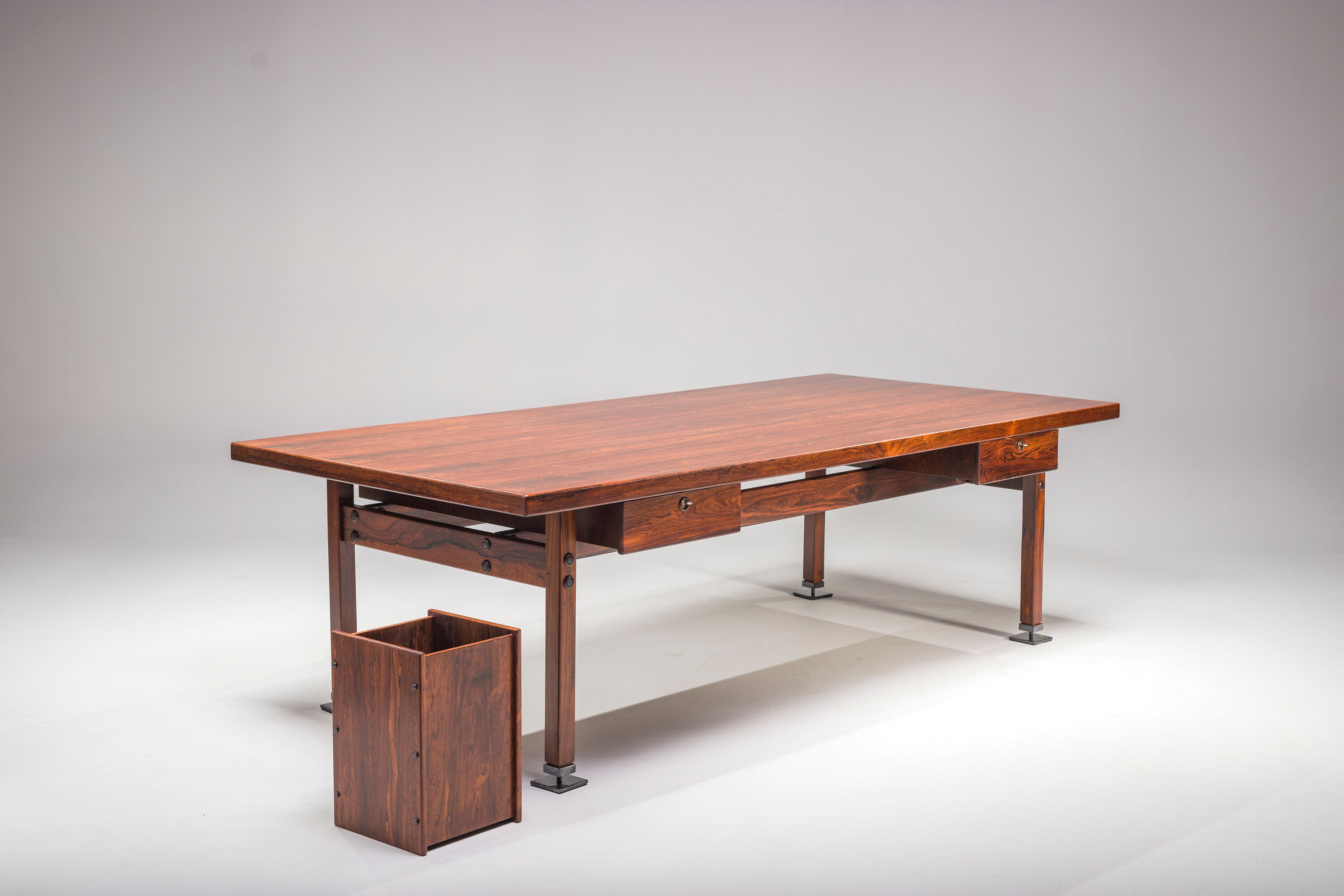 Mid-Century Modern Jacaranda Itamaraty Desk by Sergio Rodrigues for Oca, Brazil, 1960s