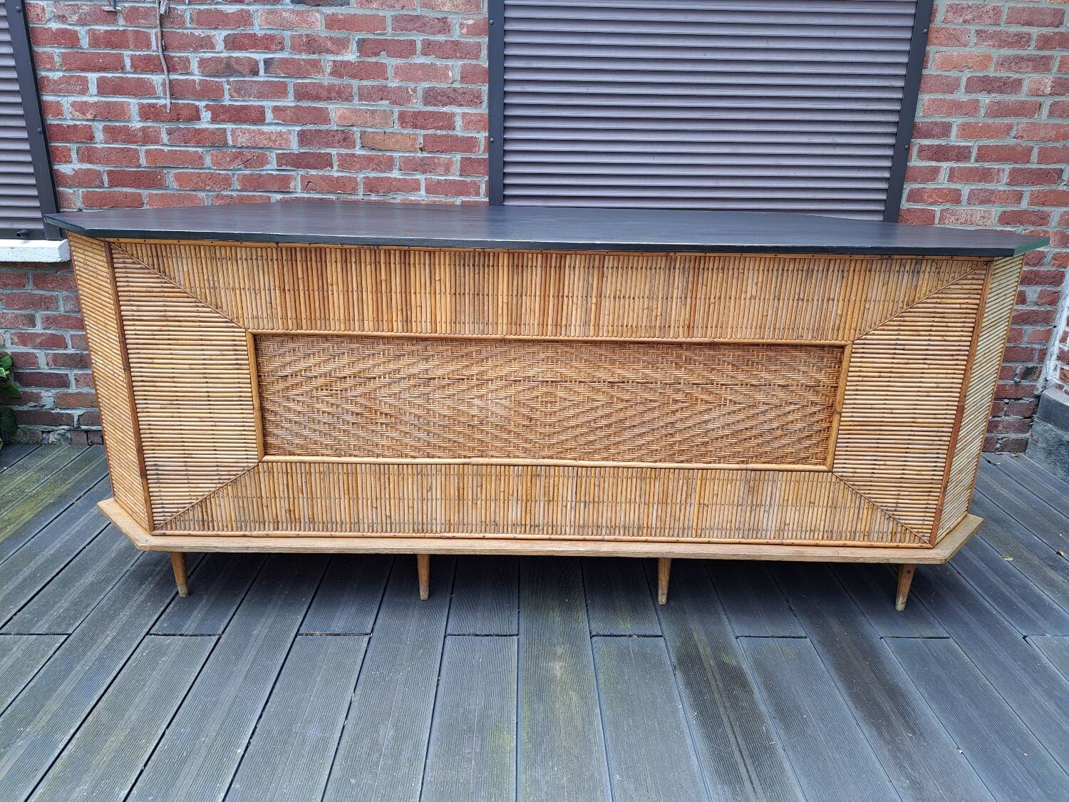 Bamboo and rattan counter