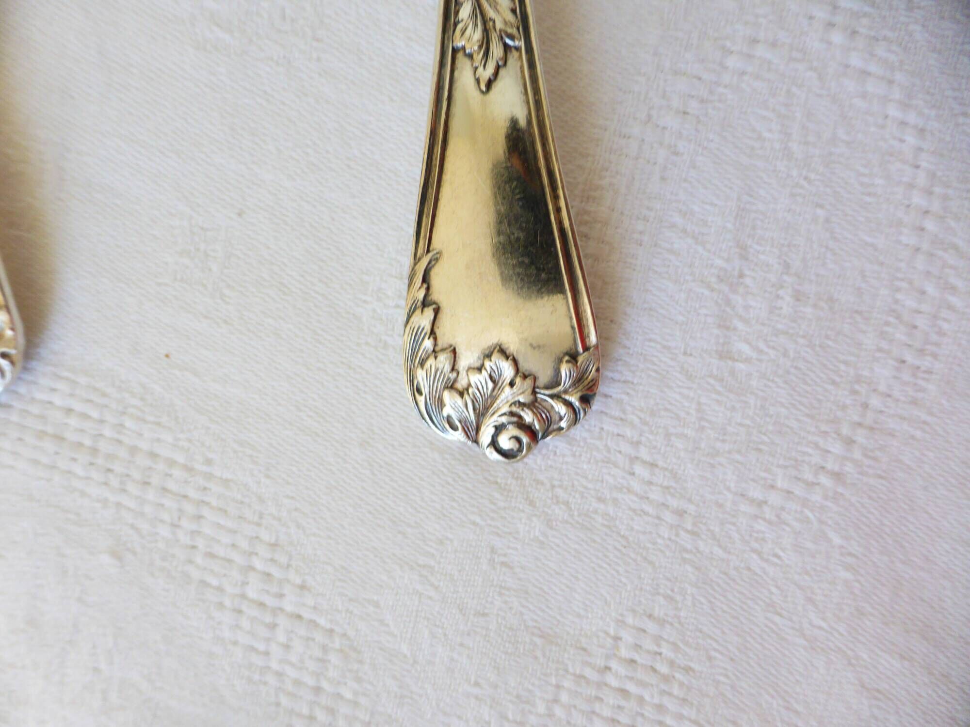 10 silver-plated metal soup spoons, hallmarked 2106225