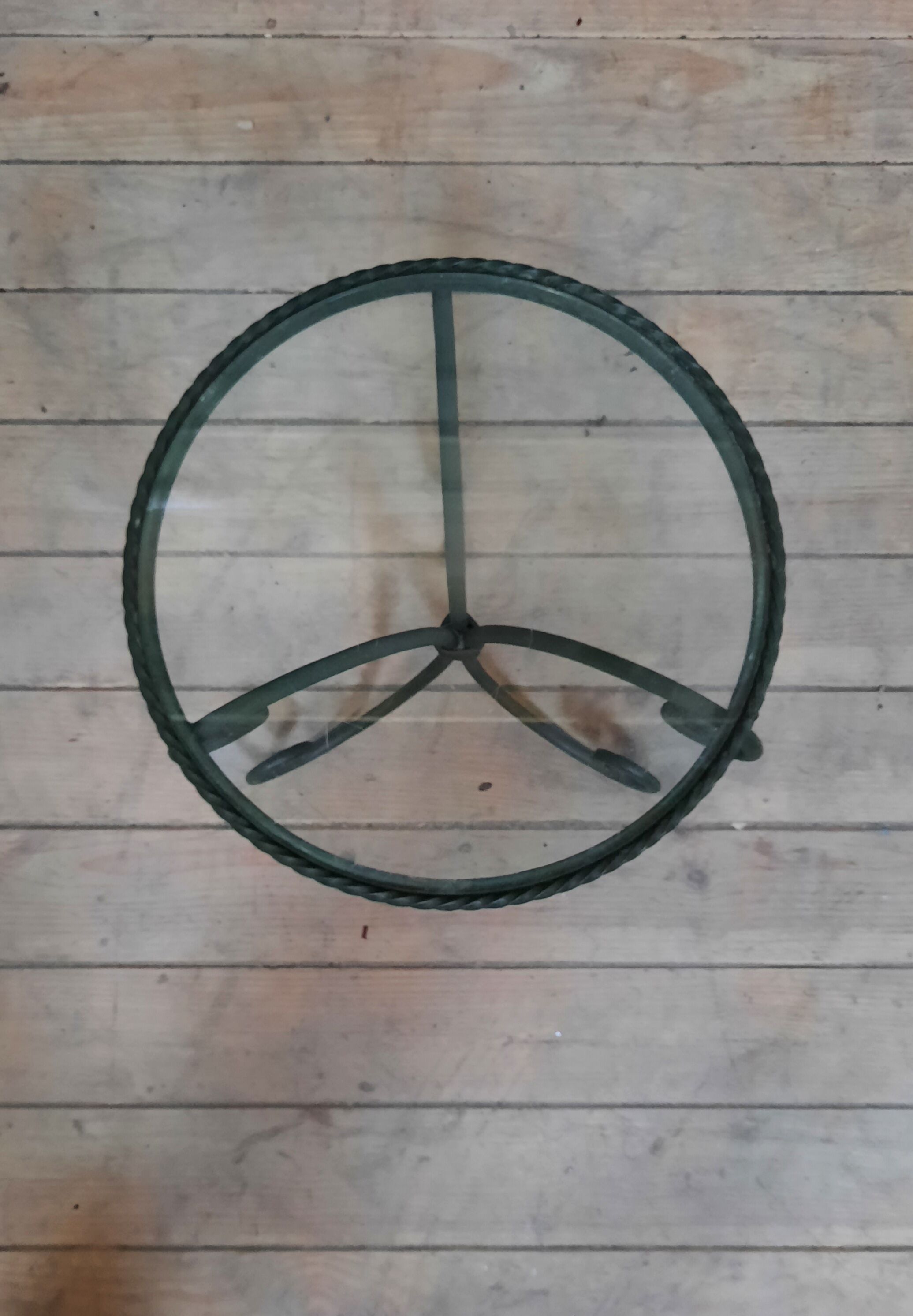 Round coffee table metal and glass