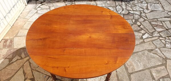 Table ronde ovale à abattants merisier massif époque XIX°