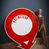 Fire extinguisher plate