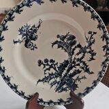 Flat plates stamped opaque Gien porcelain, “Chardons” model