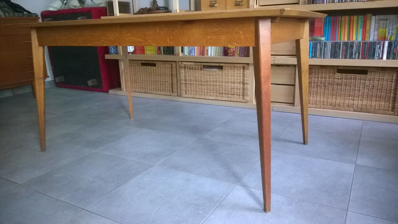 Table en chêne doré 1950