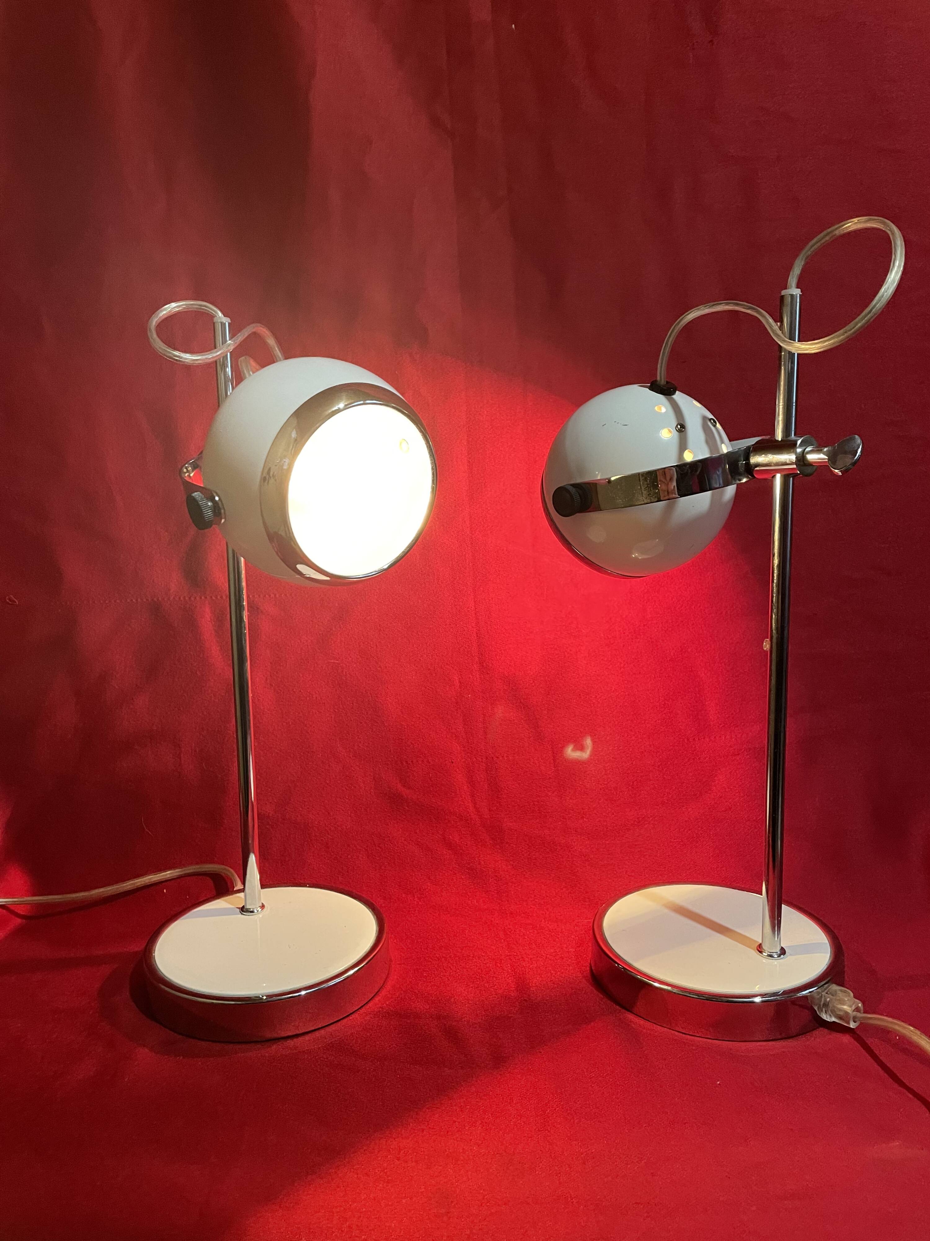Pair of Eye-Ball lamps, 70s inspiration