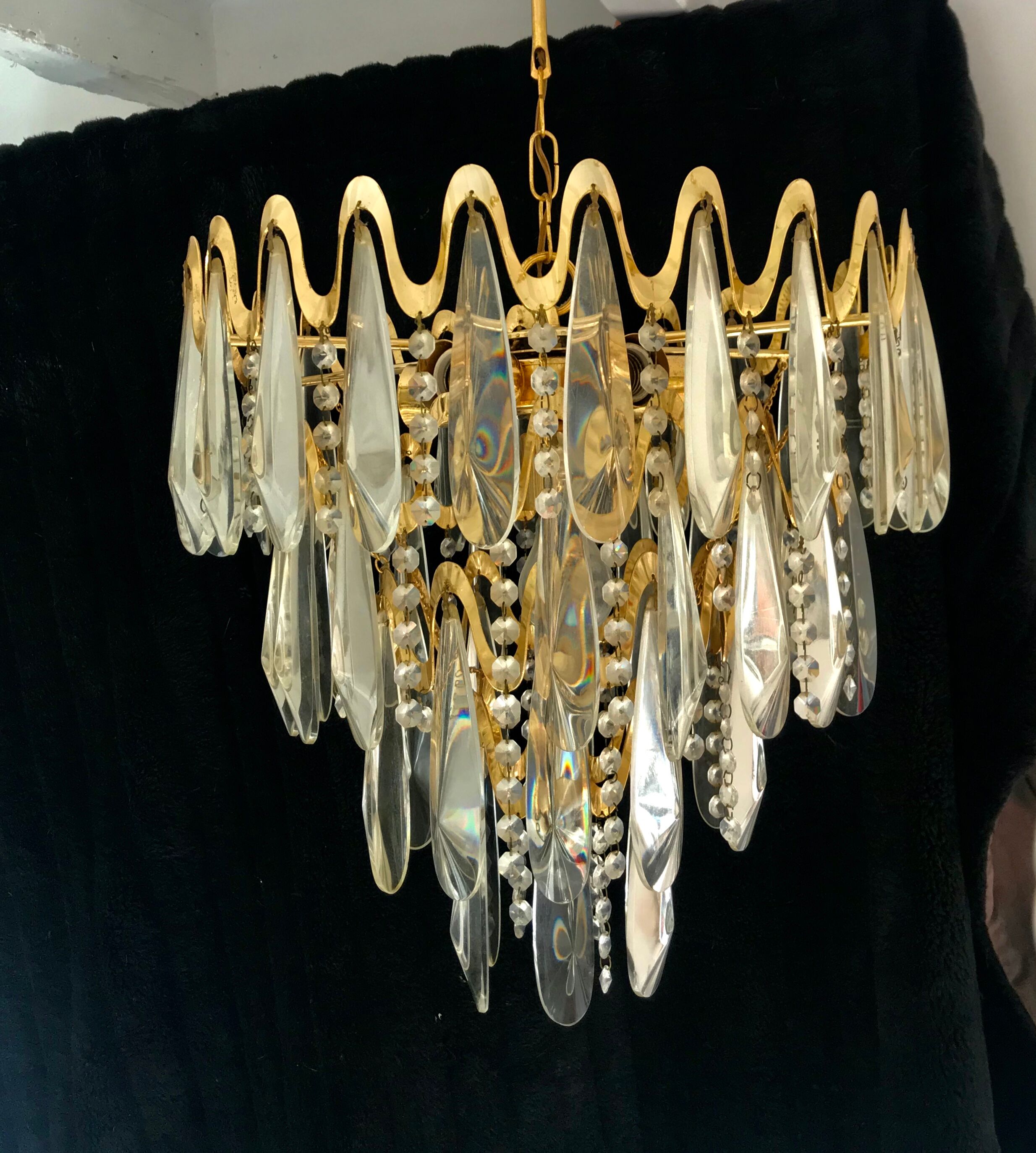 Murano crystal suspension