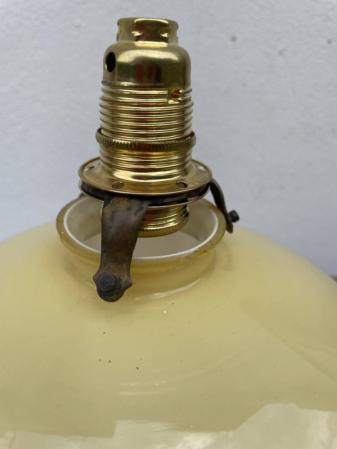 White and beige glass pendant light