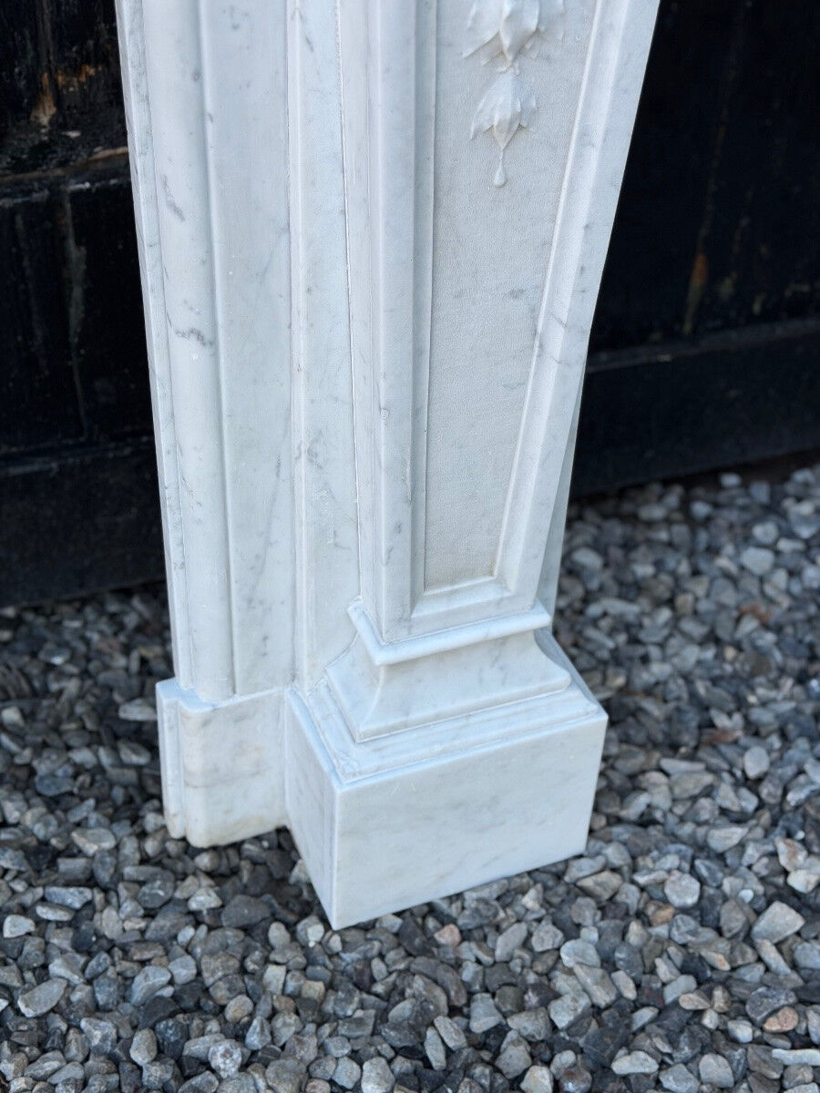 Louis XV style fireplace in white Carrara marble circa 1880
