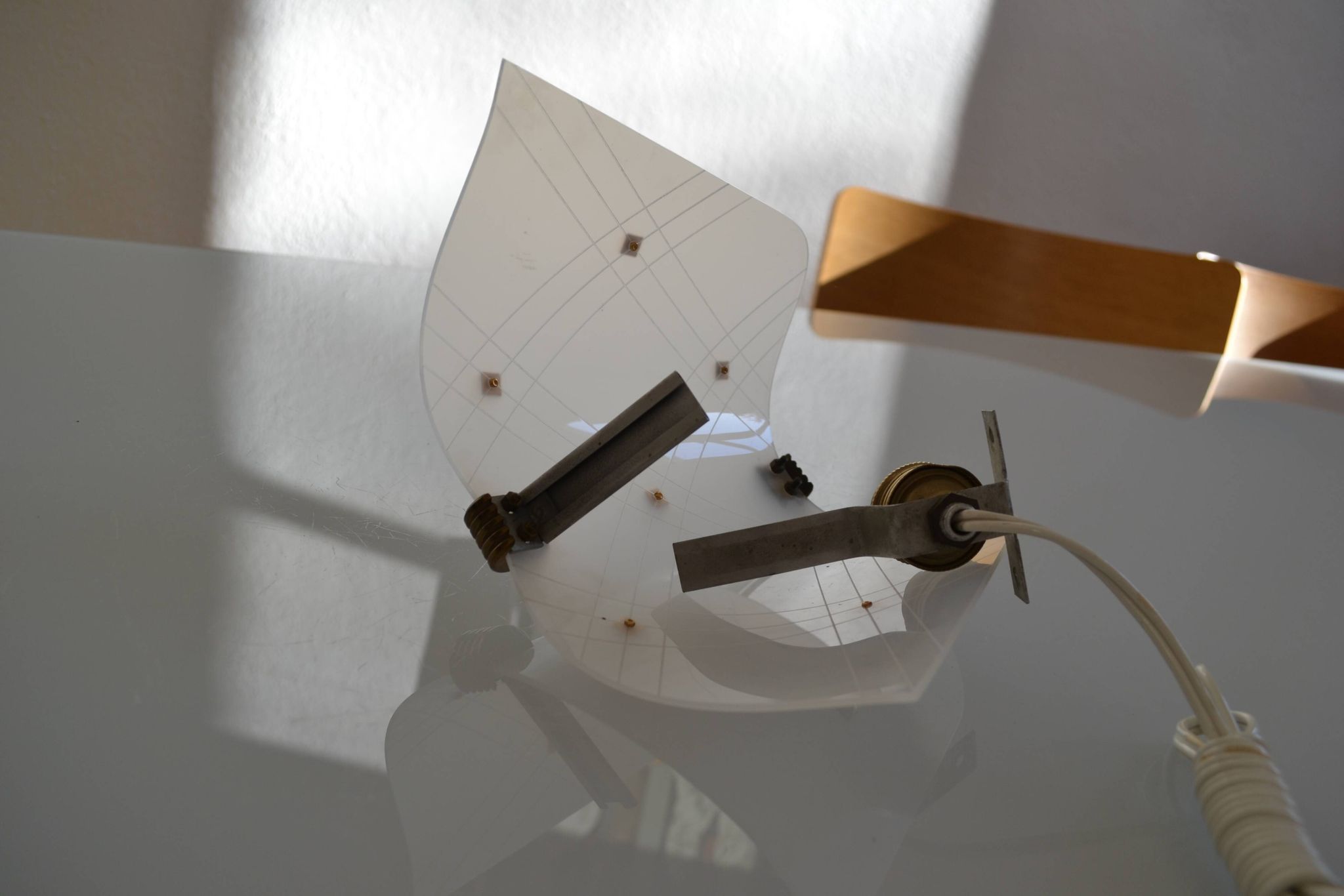 Vintage 1950 wall light in perspex and brass
