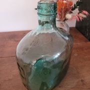 Dame-jeanne en verre vert oblongue
