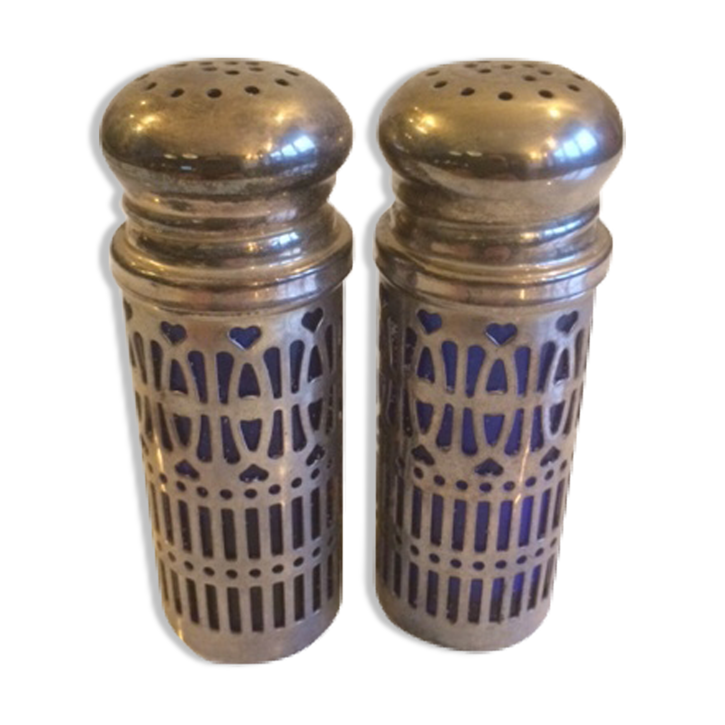 Aluminium salt and pepper and blue glass