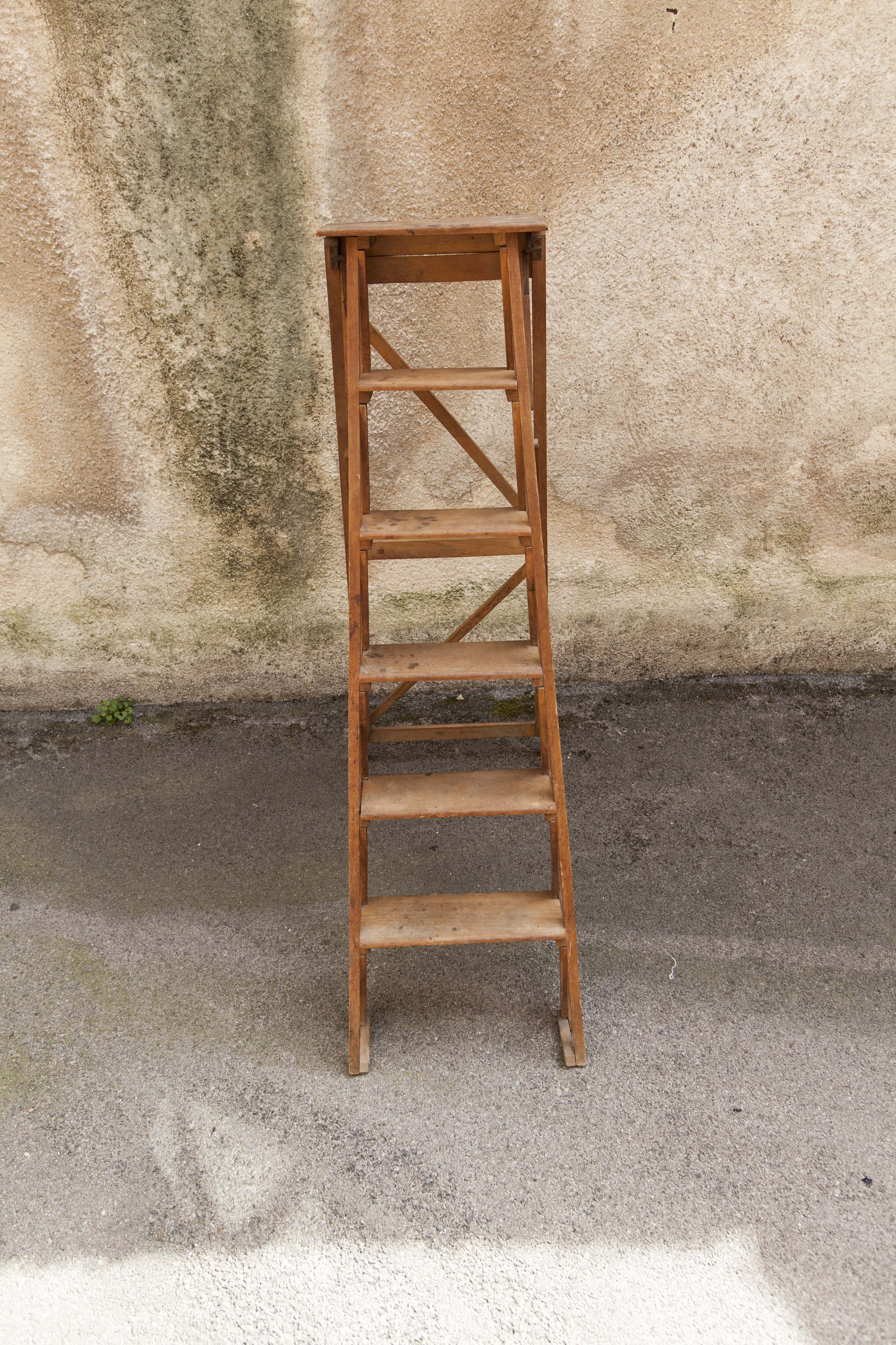 Painter 50s wooden stepladder