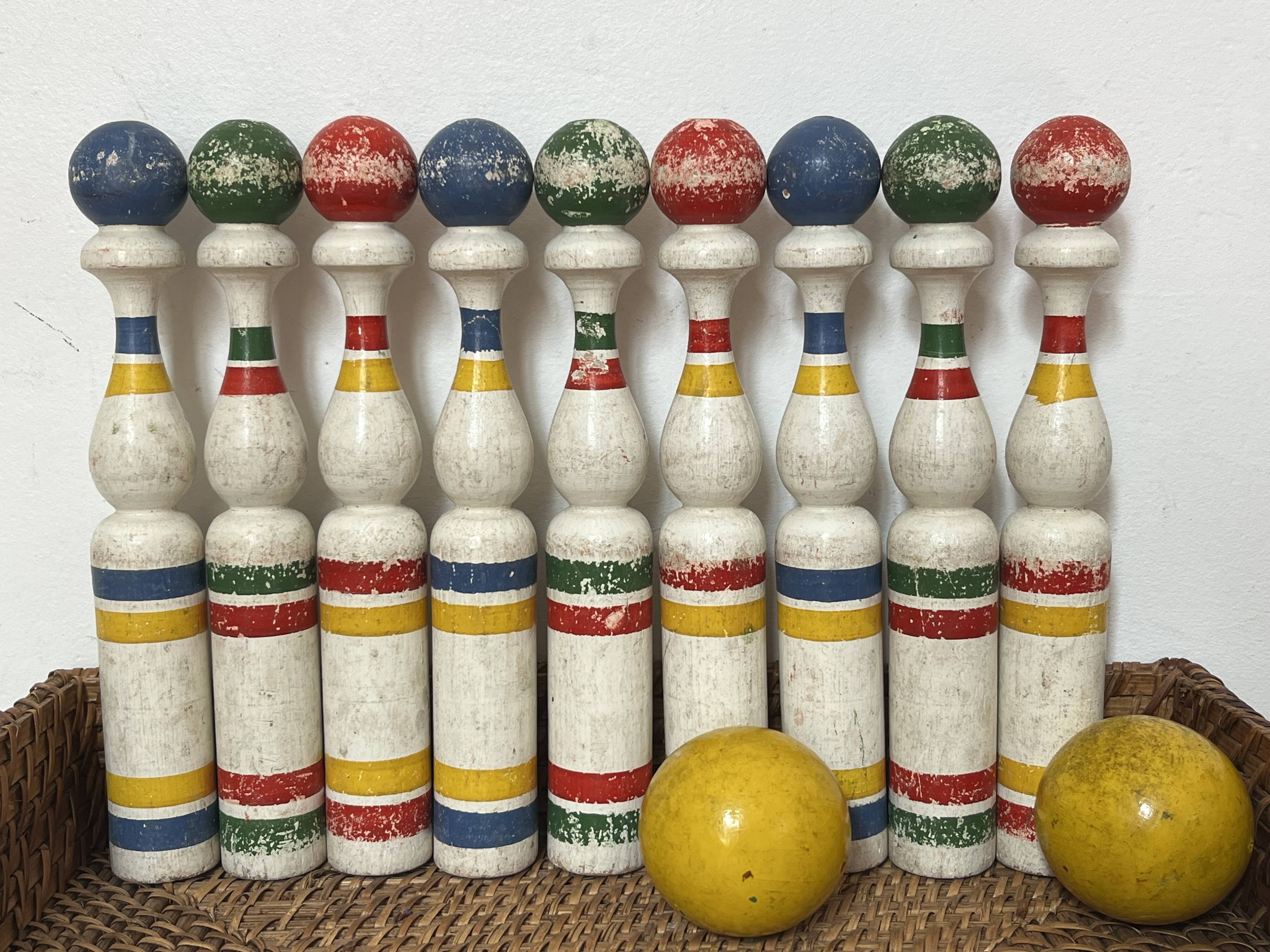 Old bowling game