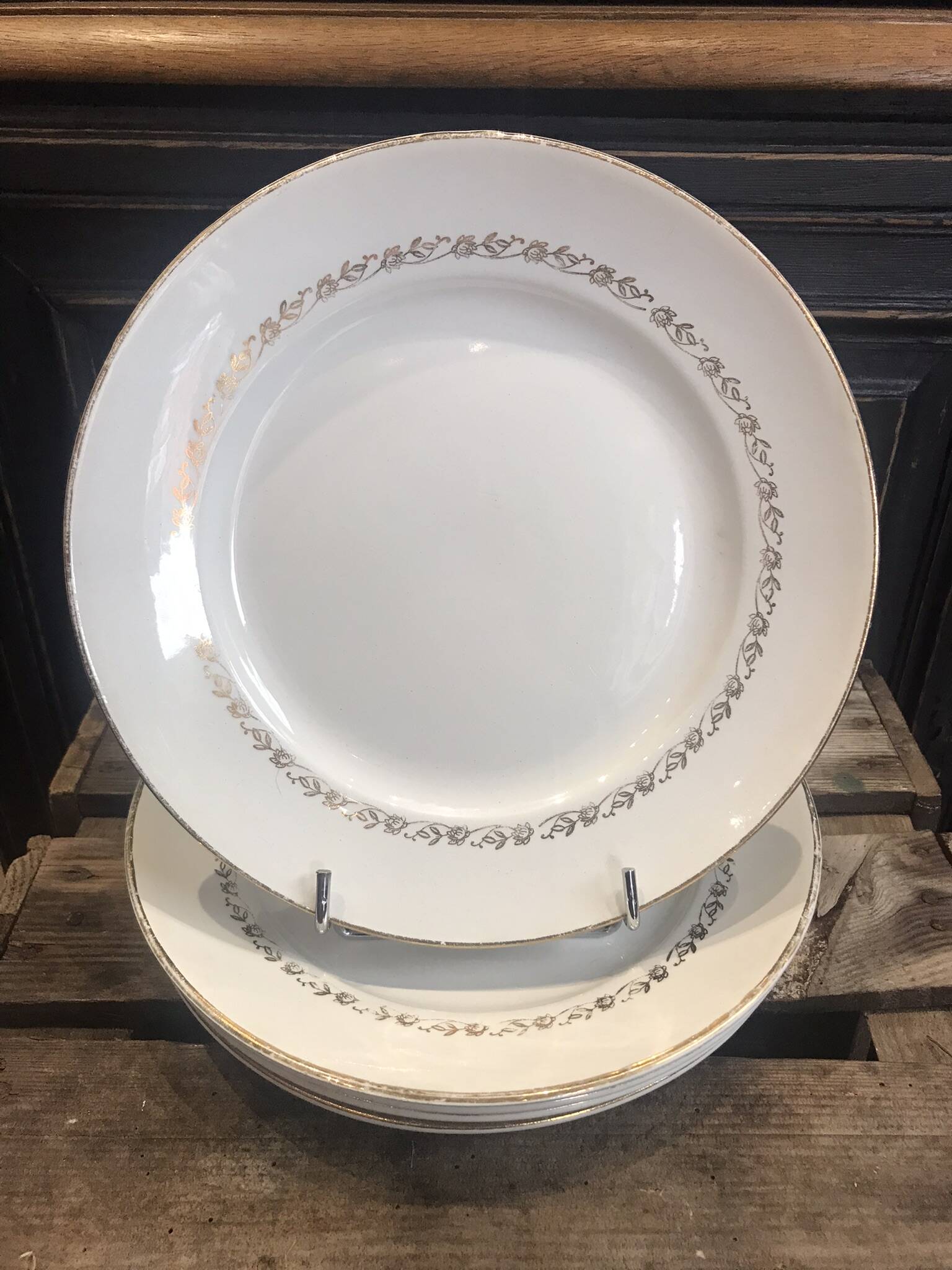 5 flat plates from Moulin des Loups, Orchies