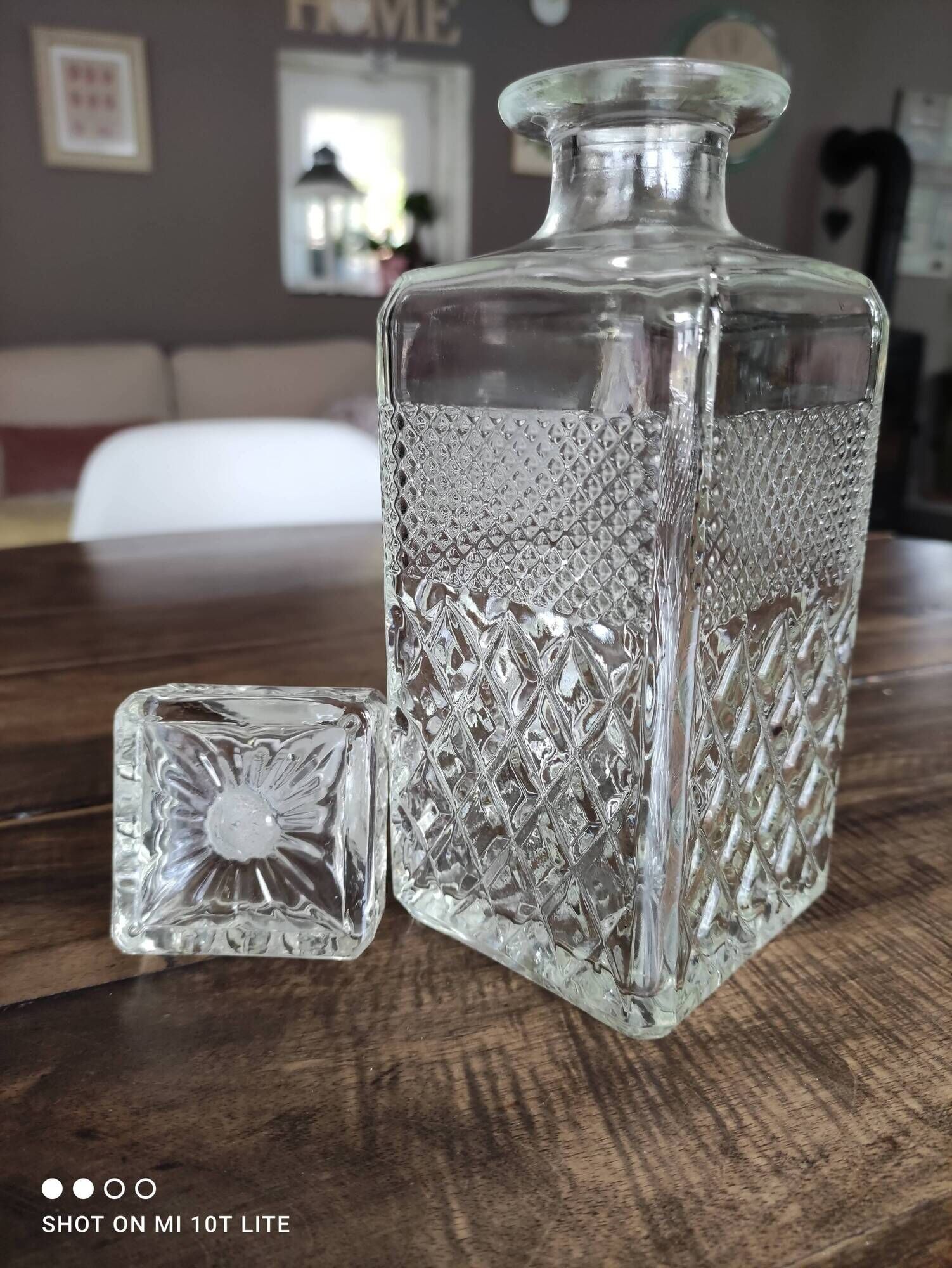 Carafe à whisky carrée en verre facetté et bouchon hermétique