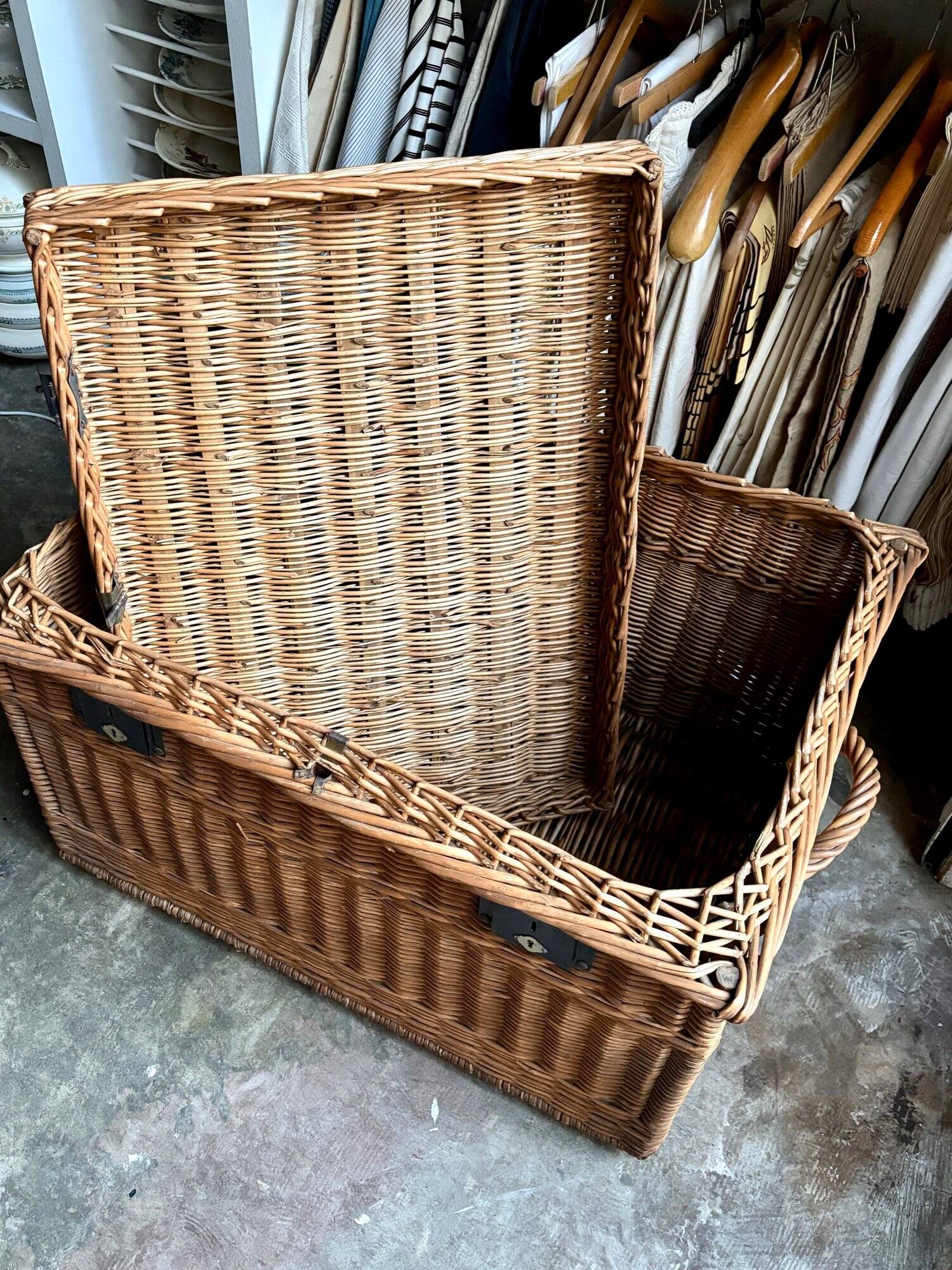 Trunk, chest in woven wicker