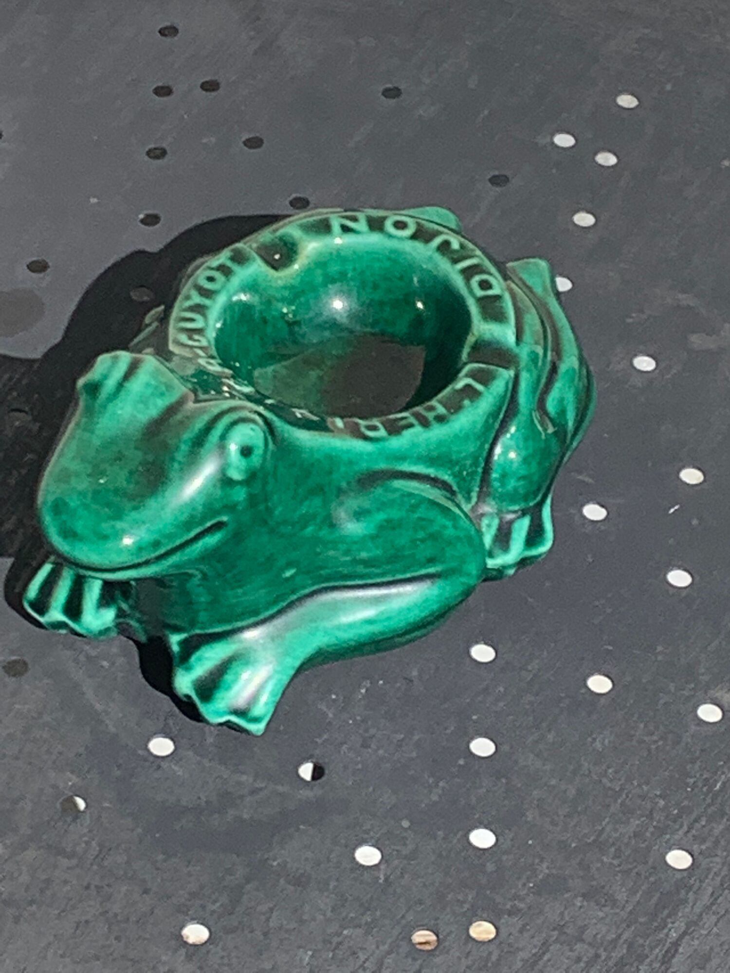 Advertising ashtray l'héritier-Guyot Dijon in vintage and collector's green enamelled ceramic