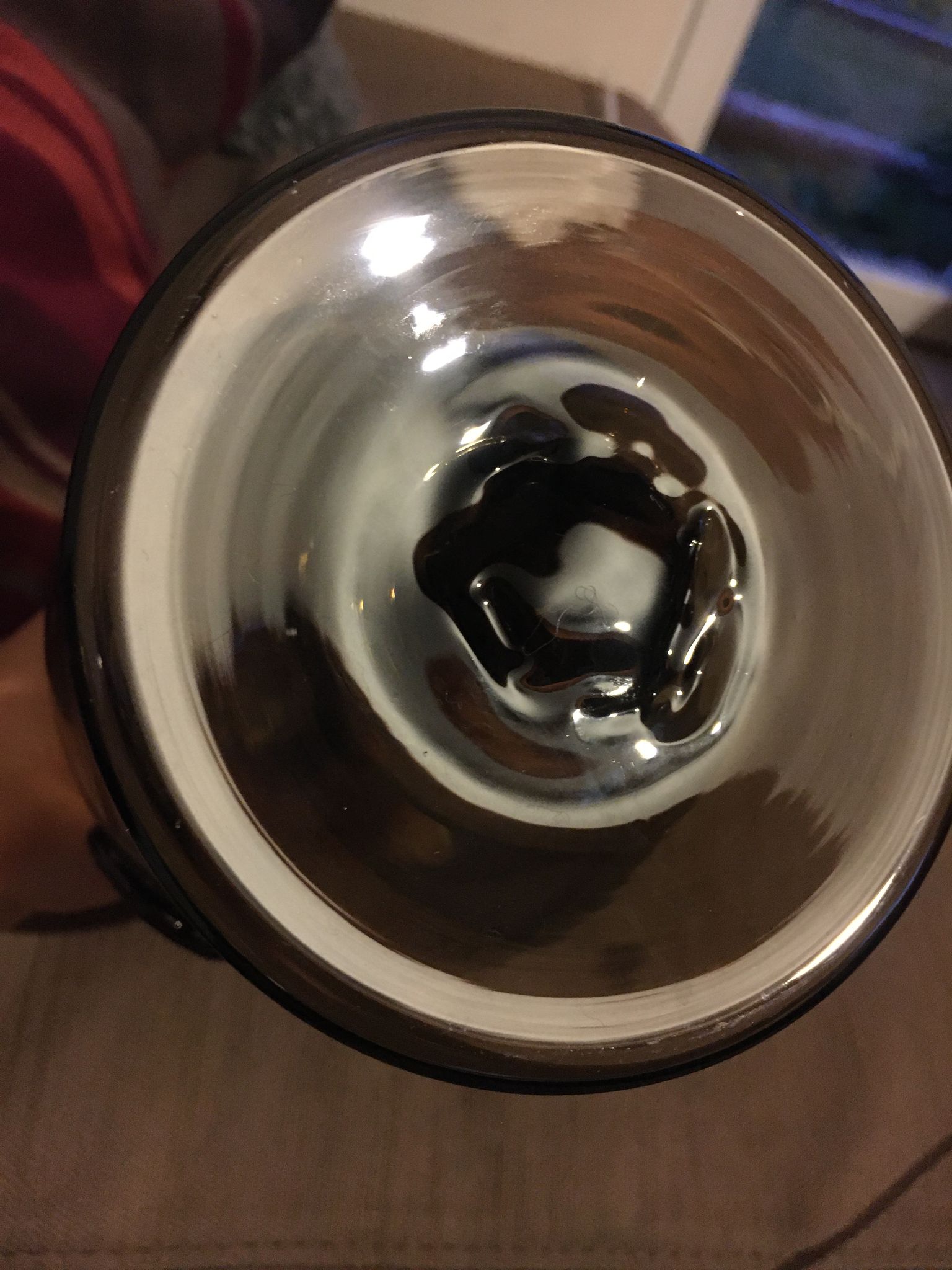 Carafe sur pieds en verre soufflé