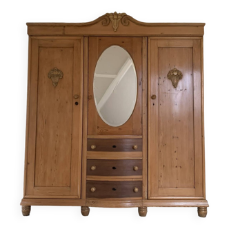 Armoire anglaise d'origine en bois pin couleur miel