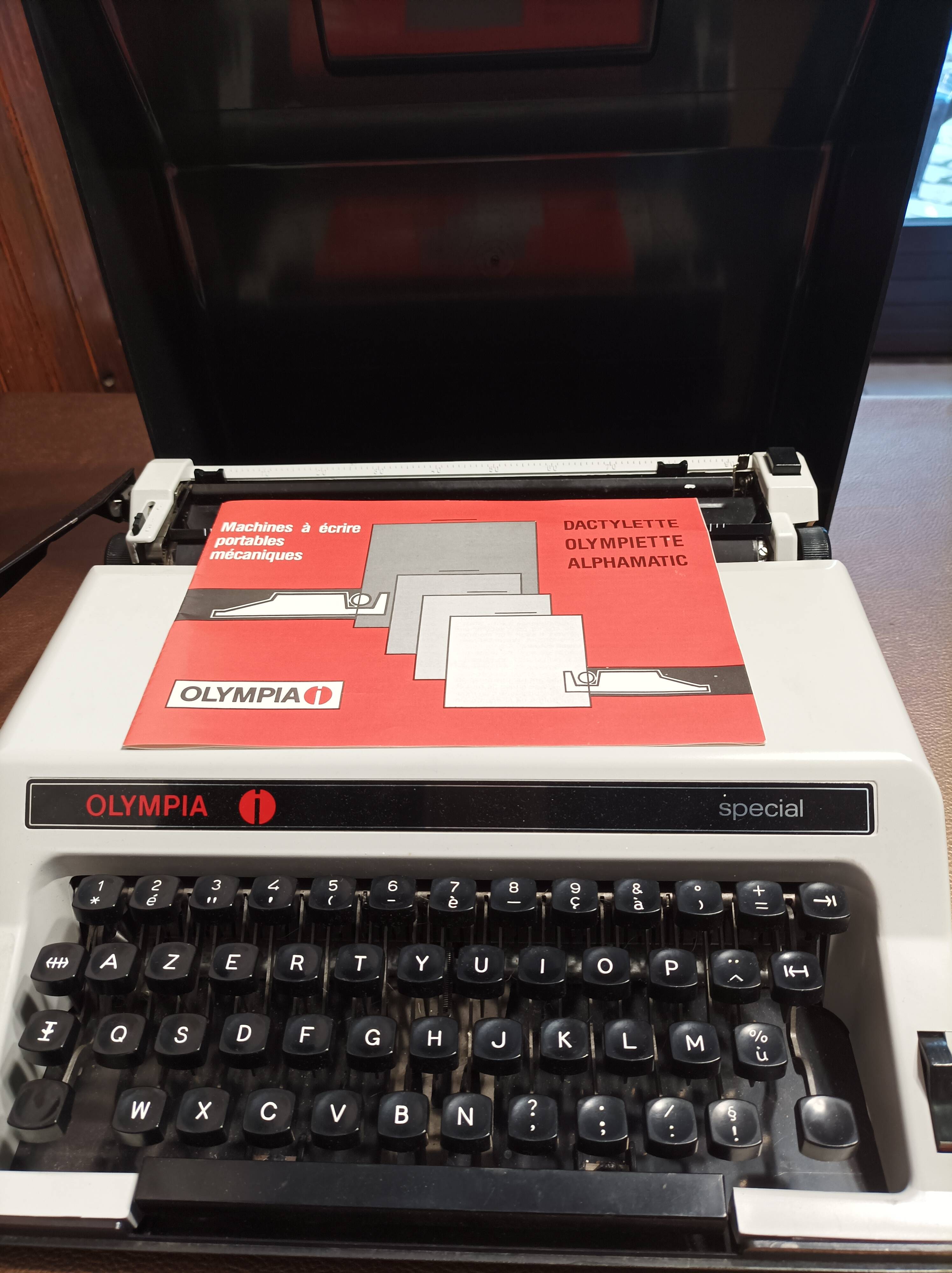 New Olympia Splendid typewriter